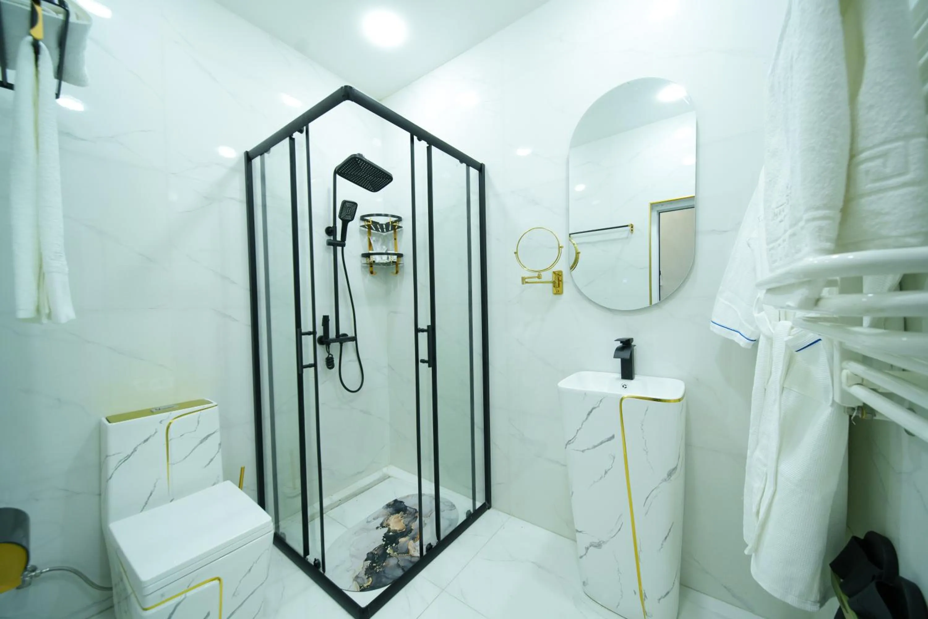 Shower in Emmanuel Hotel Yerevan