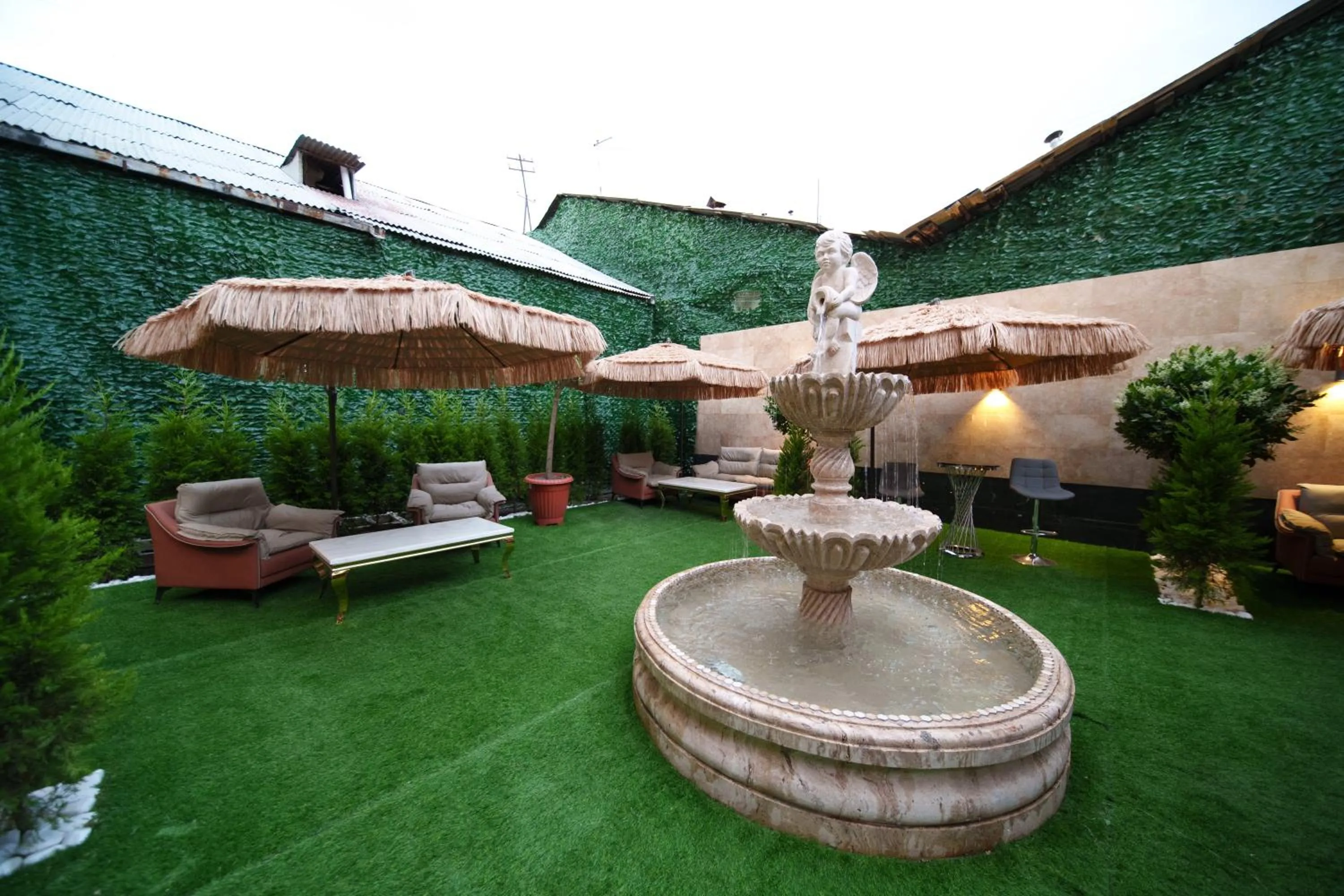 Garden in Emmanuel Hotel Yerevan