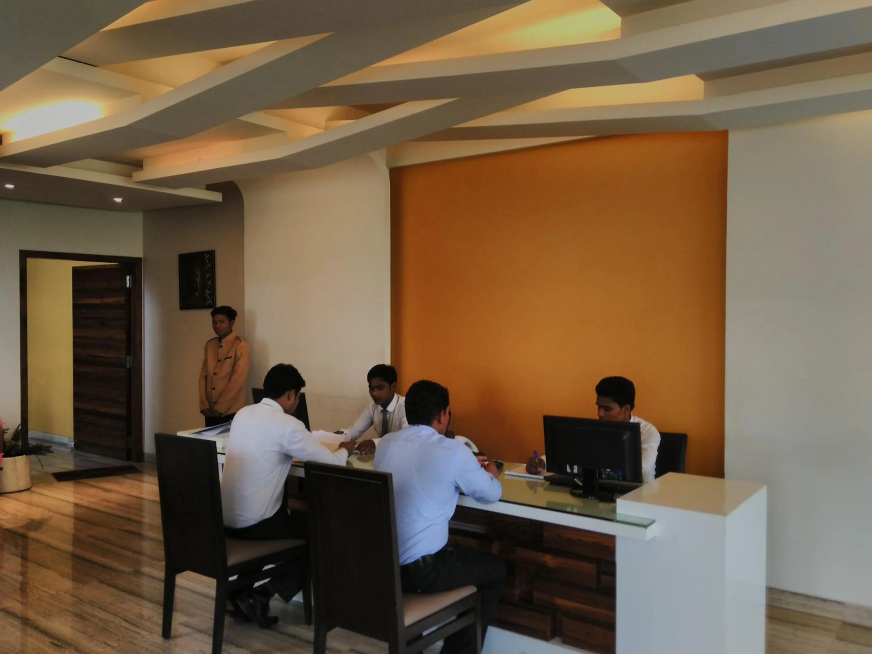 Lobby or reception in Shamrock Greens by Jardin Hotels