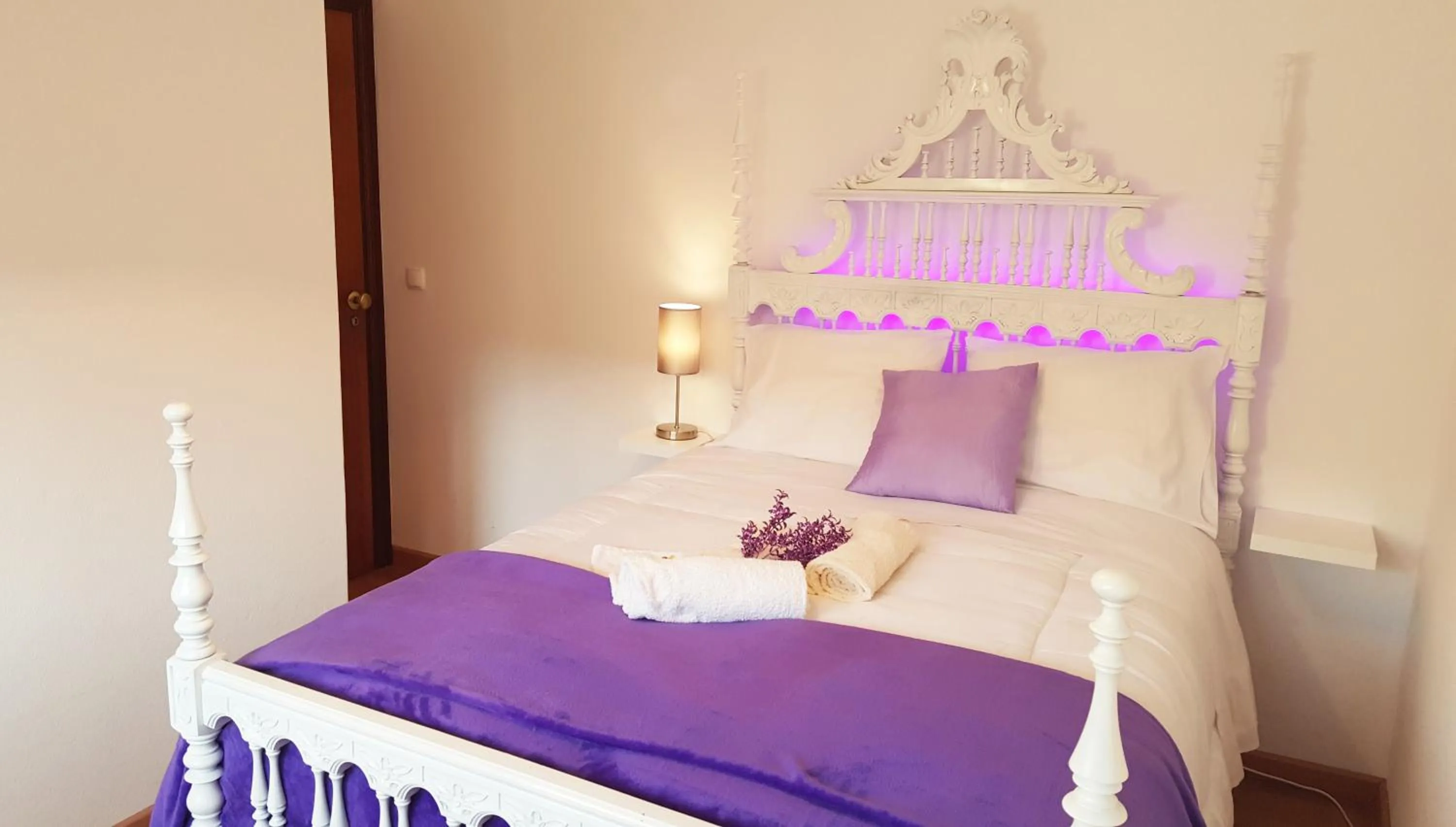 Photo of the whole room, Bed in Guesthouse of Alcobaça