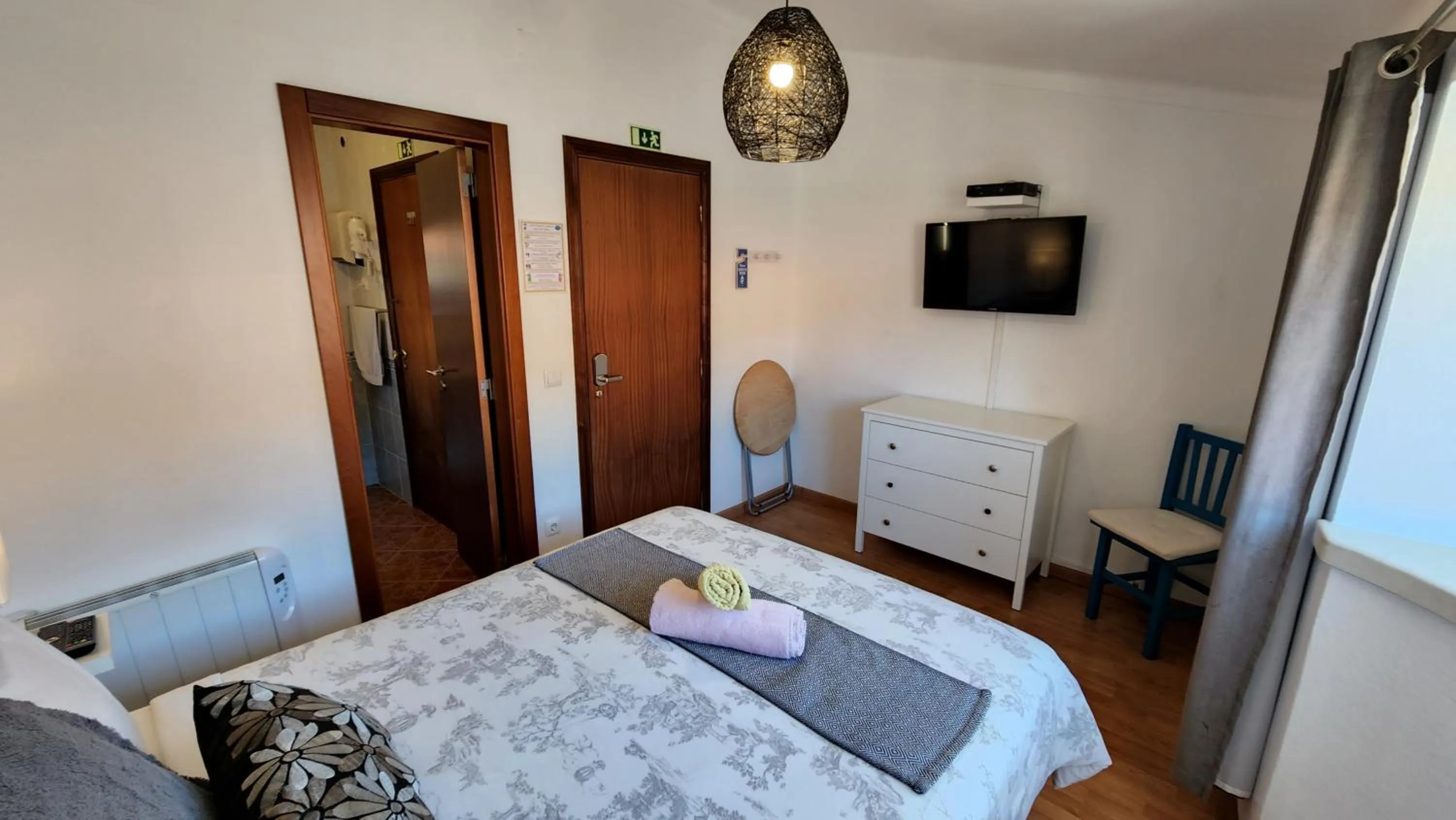 Photo of the whole room, Bed in Guesthouse of Alcobaça