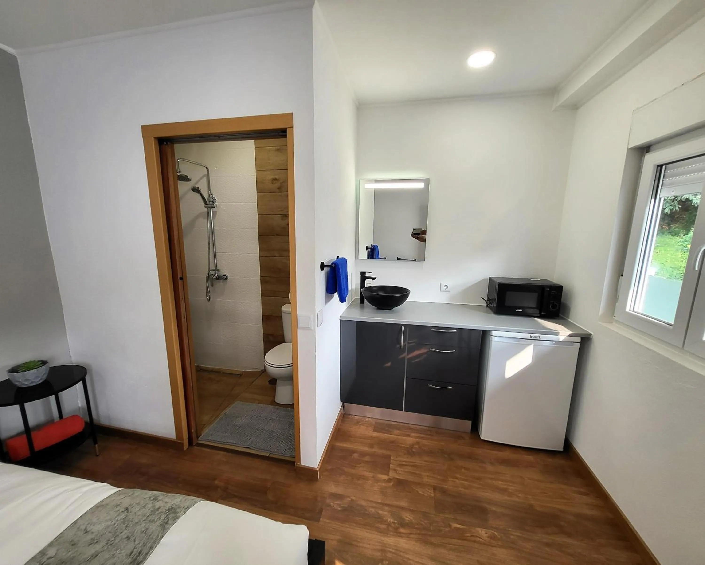Toilet, Bed in Guesthouse of Alcobaça