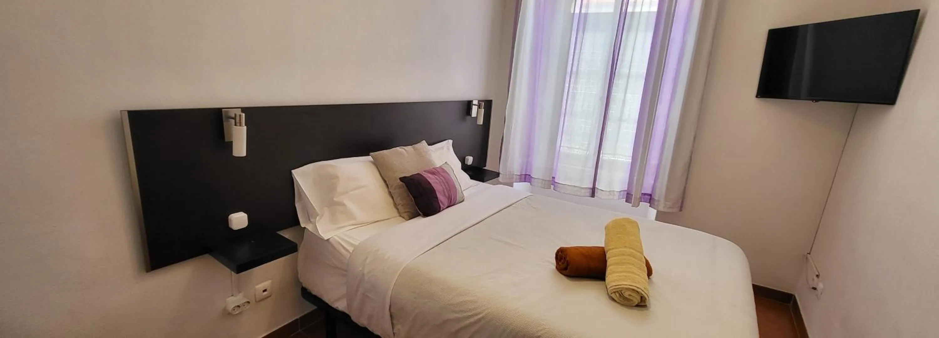 Bedroom, Bed in Guesthouse of Alcobaça