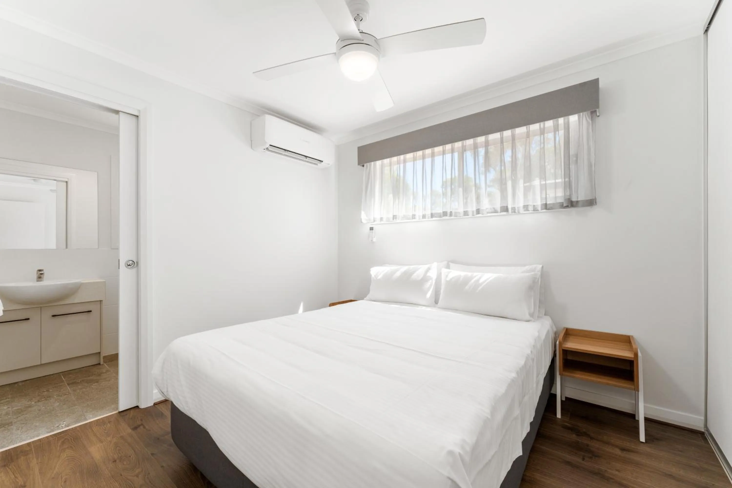 Bedroom, Bed in Echo Holiday Parks - Renmark