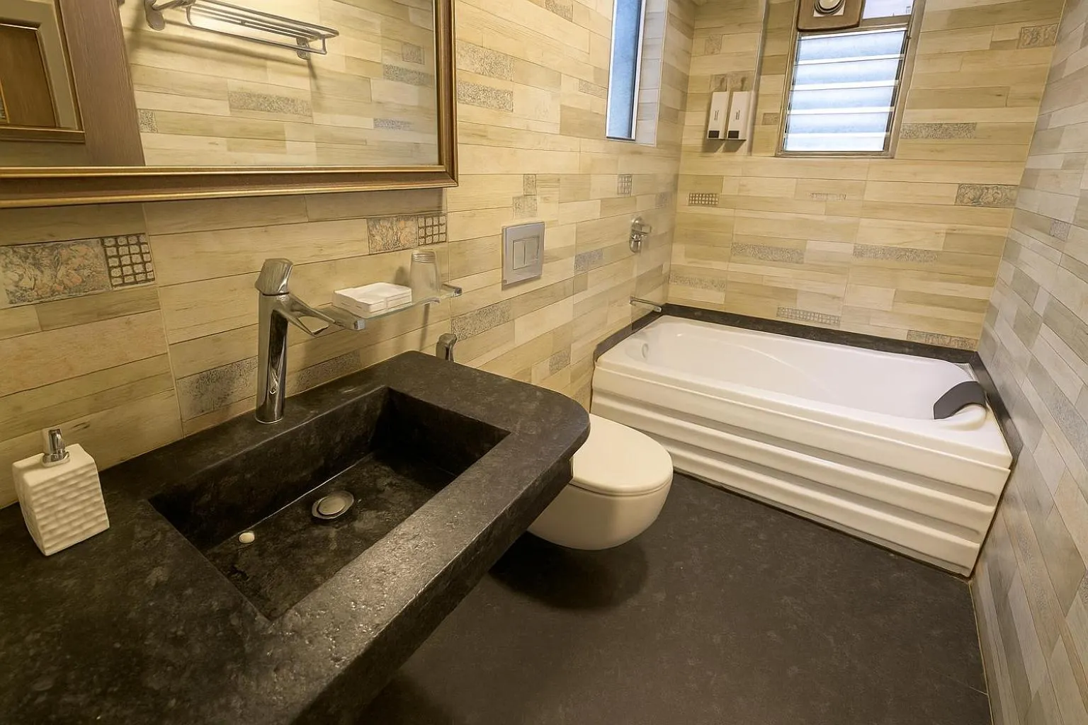 Bathroom in Rumourss Sky Villa & Resort