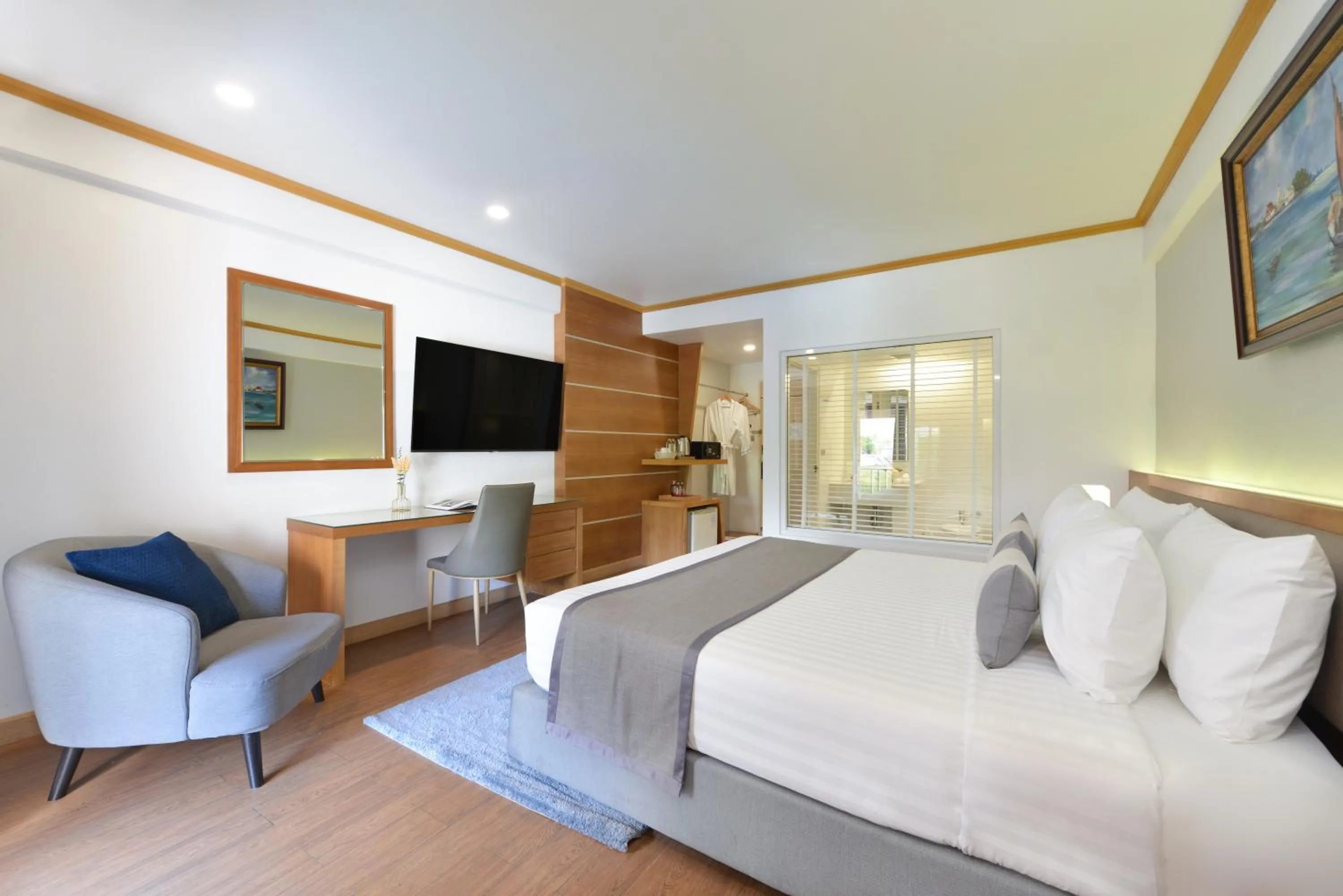 Bedroom, Bed in The Beverly Hotel Pattaya