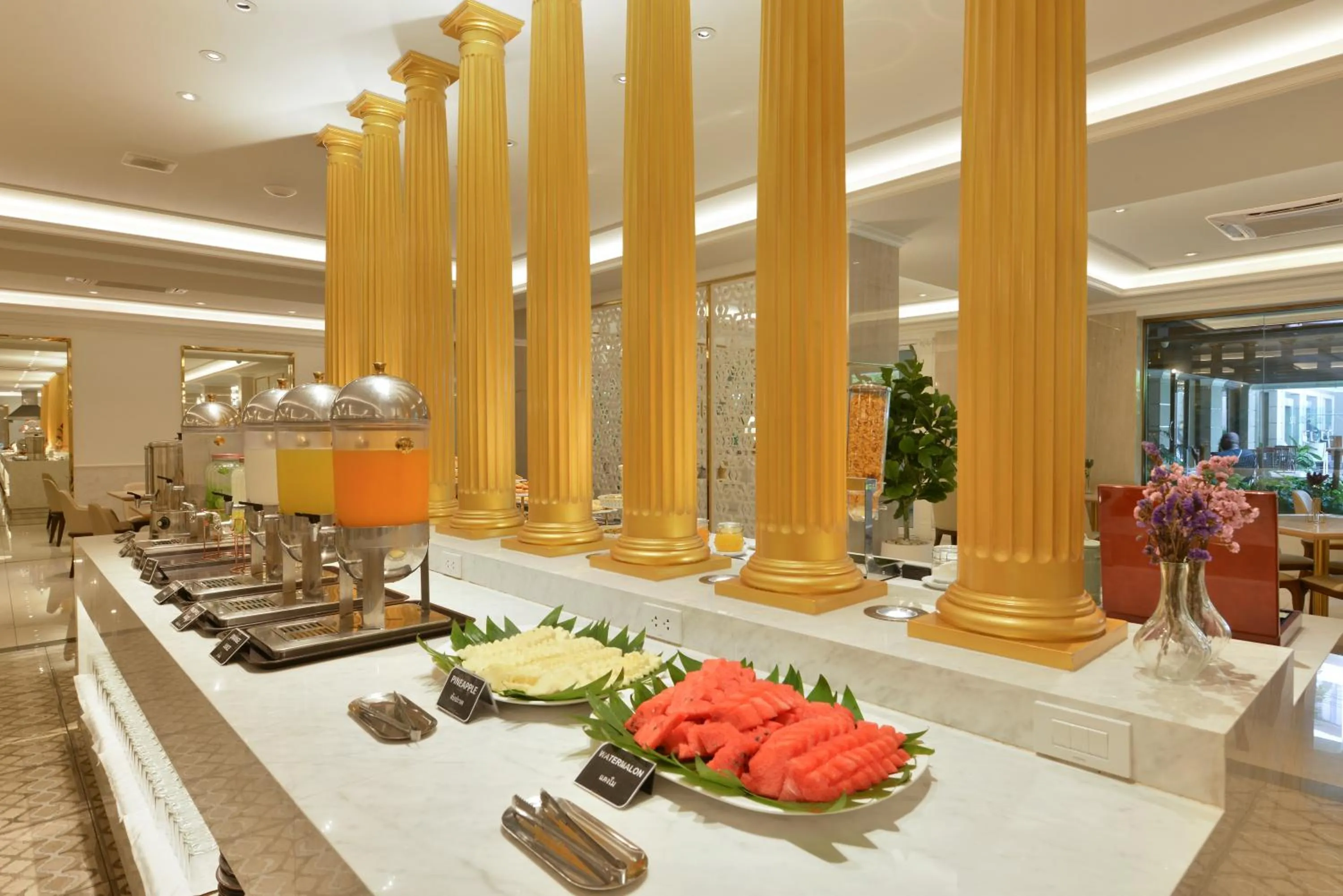 Restaurant/places to eat in The Beverly Hotel Pattaya