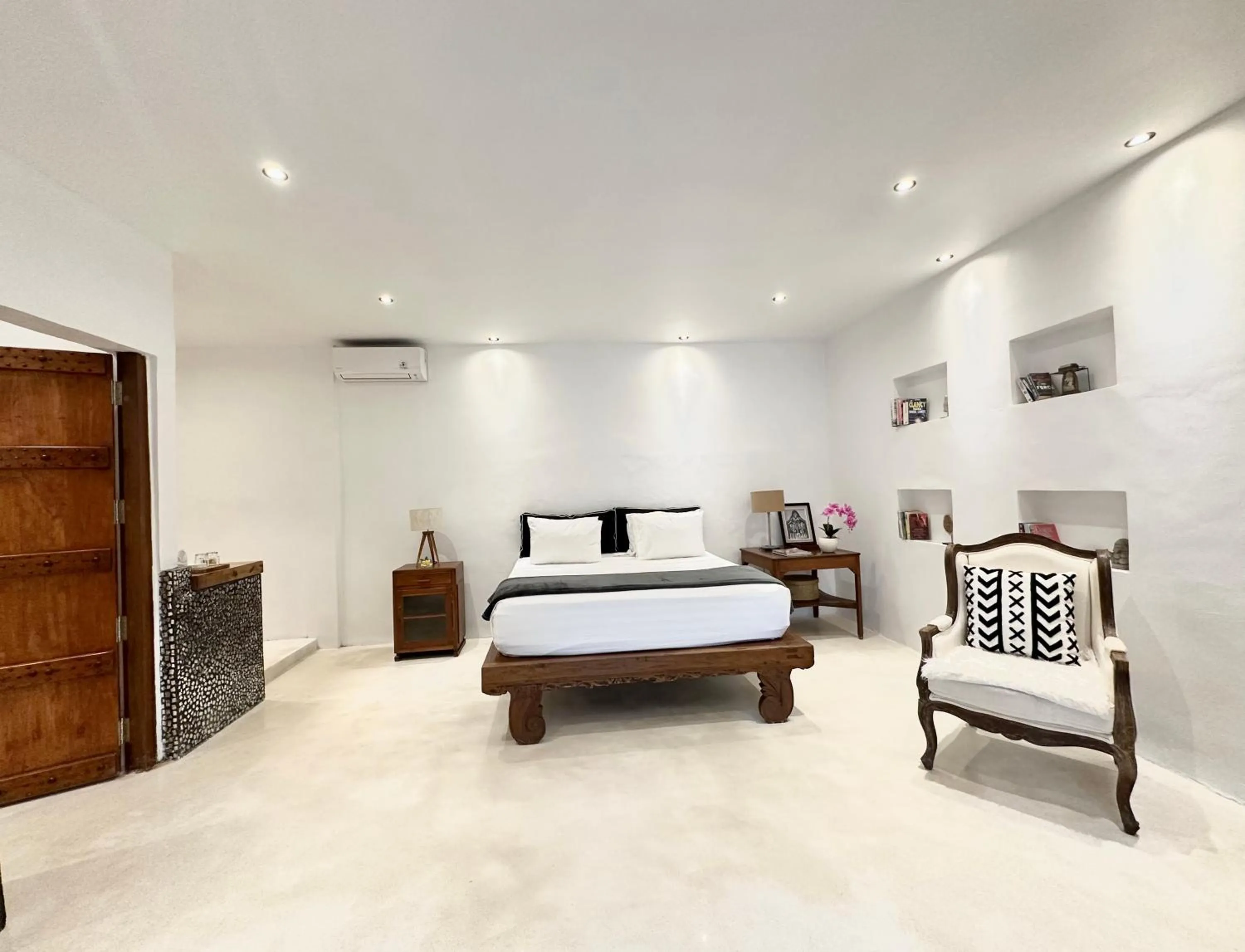 Bedroom, Bed in The Apartments Umalas