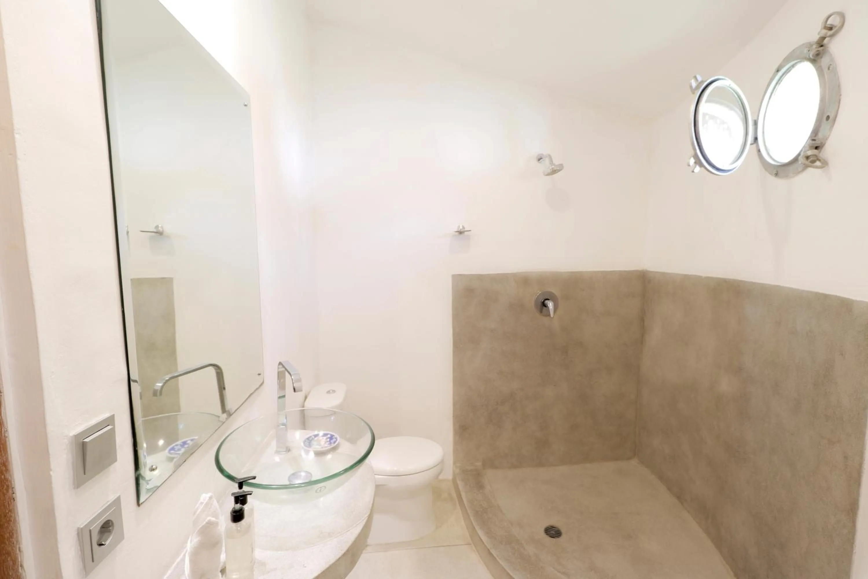 Bathroom in The Apartments Umalas