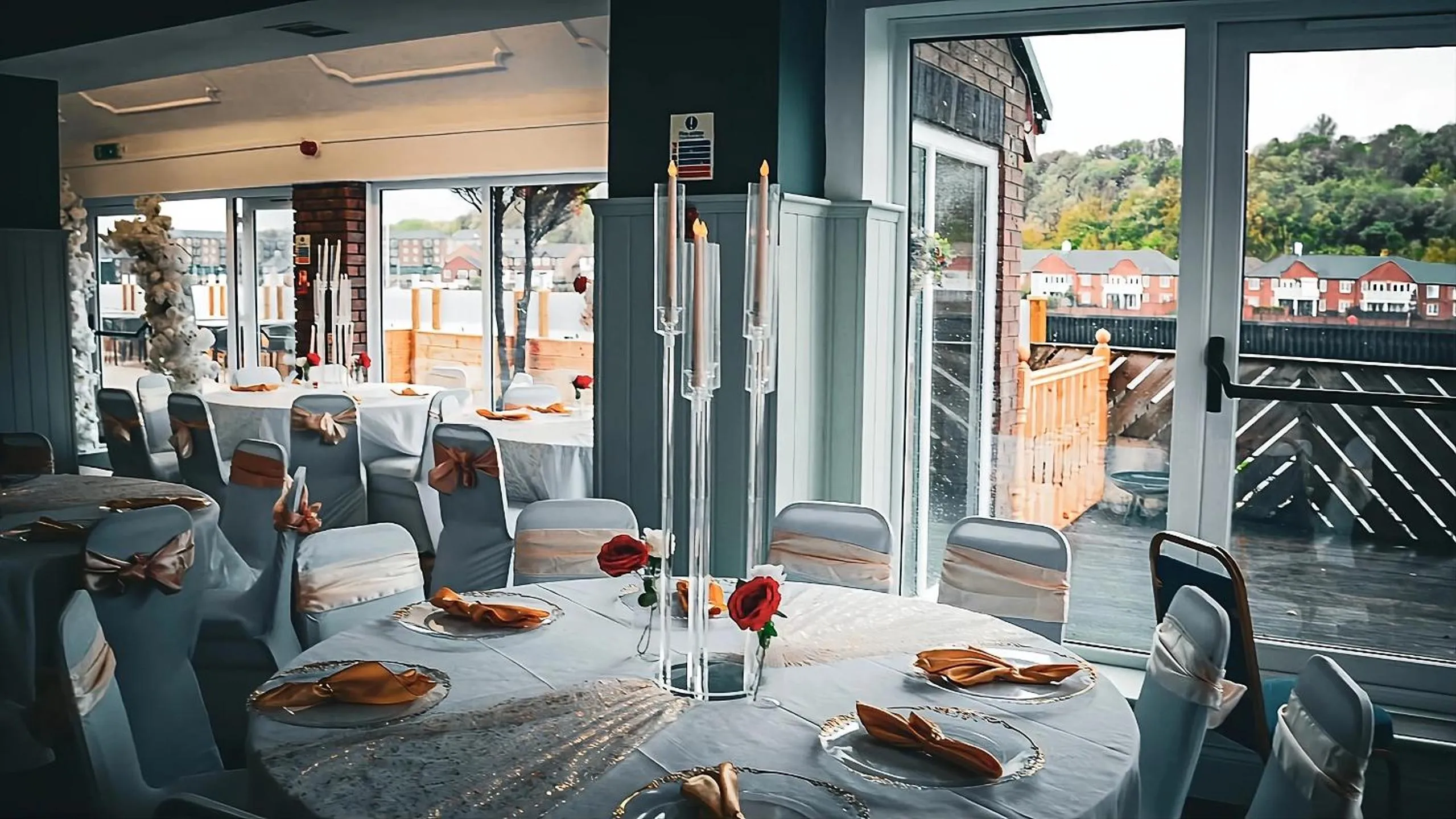 Dining area in Rivers hotel