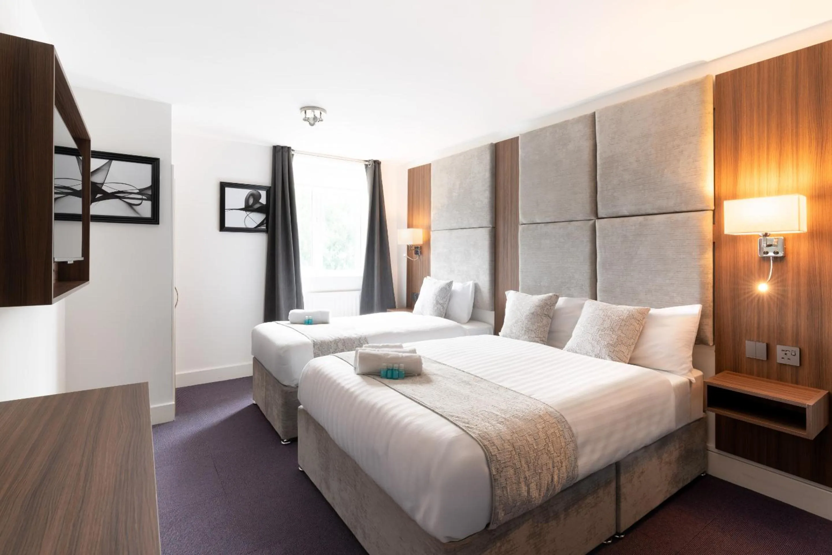 Bathroom, Bed in Rivers hotel