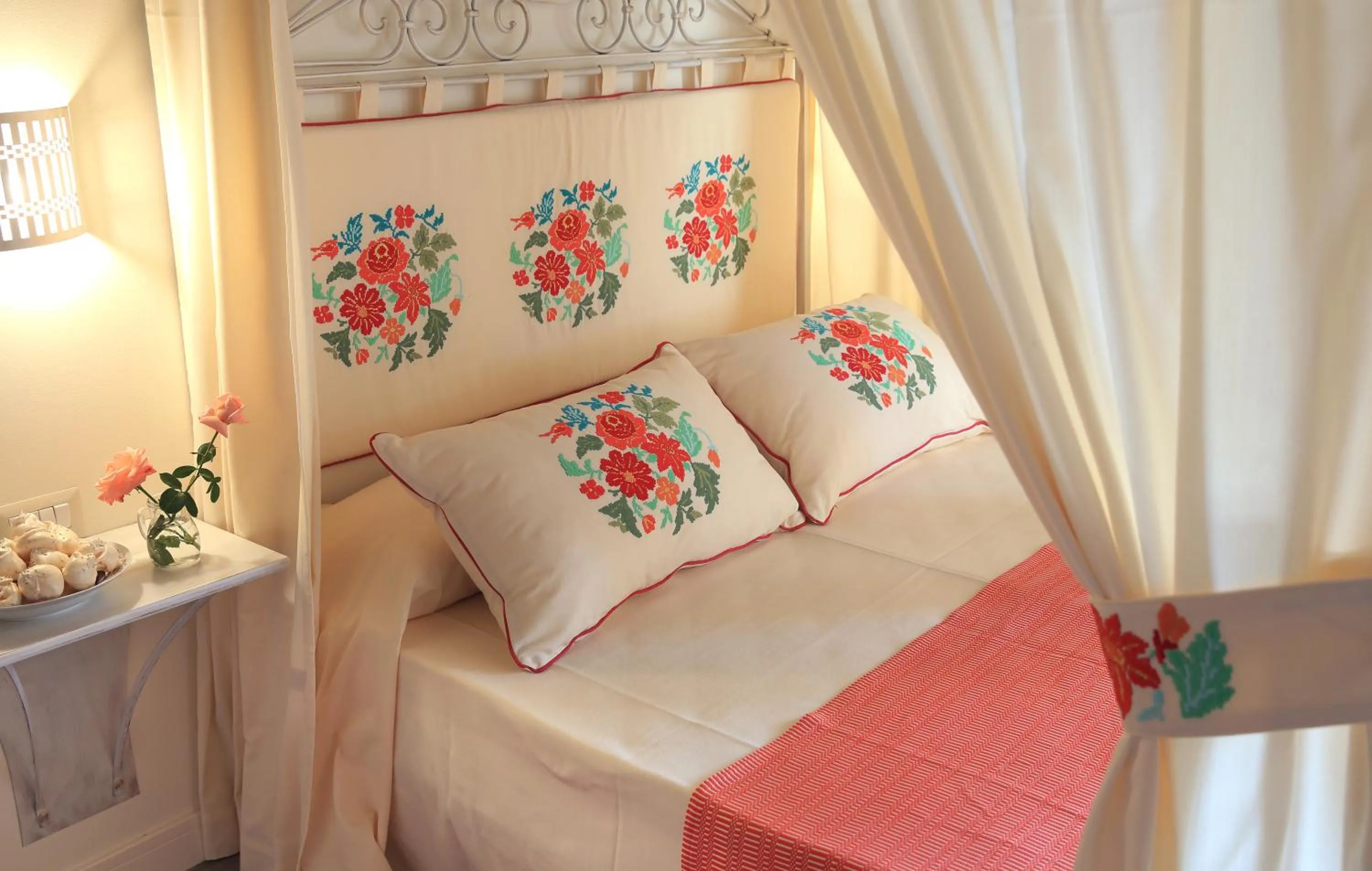 Bed in Inghirios Wellness Country Resort