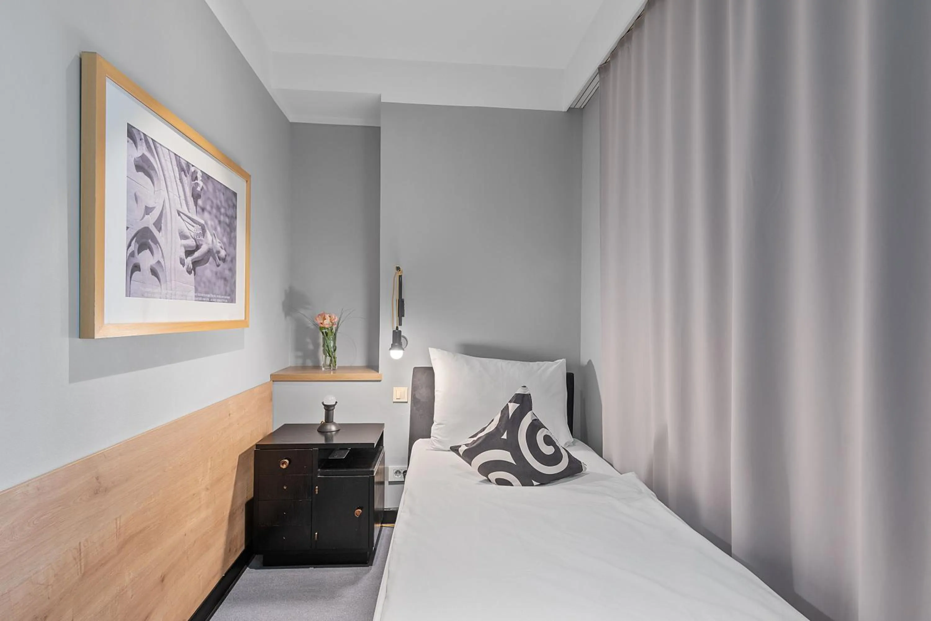 Photo of the whole room, Bed in The Loop Hotel