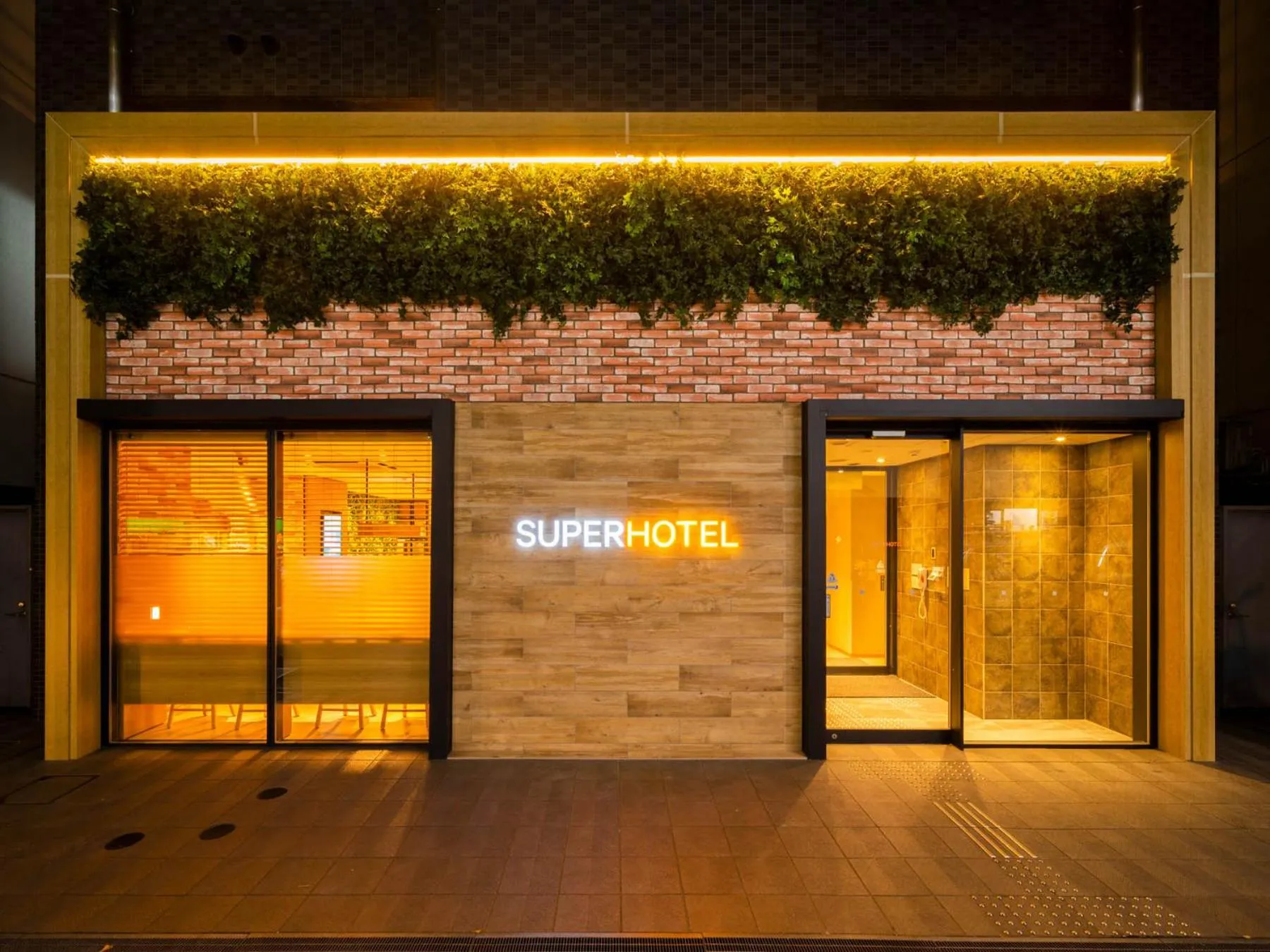 Facade/entrance in Super Hotel Shinbashi-Karasumoriguchi