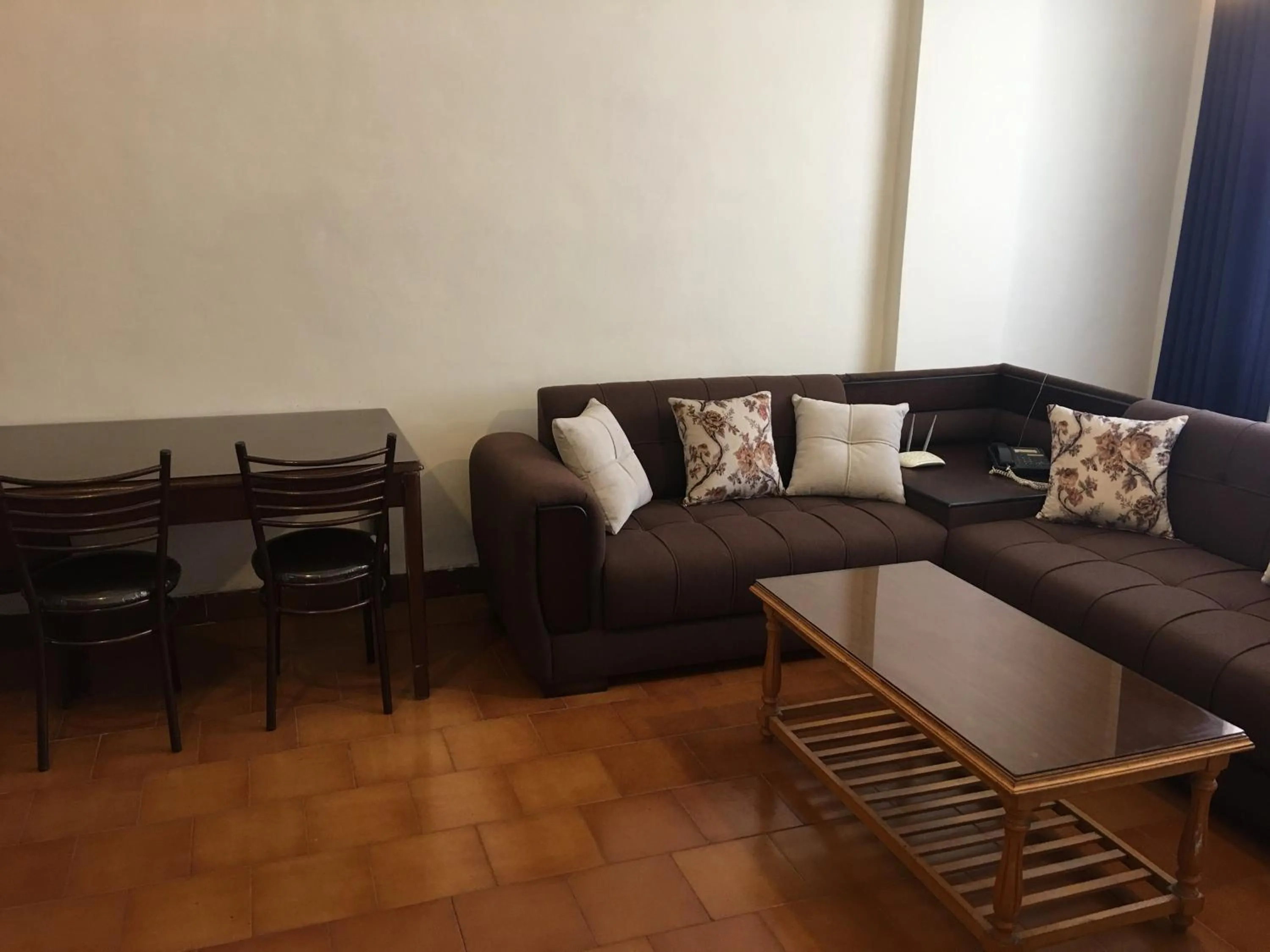 Living room in Aljazeera Hotel Apartments