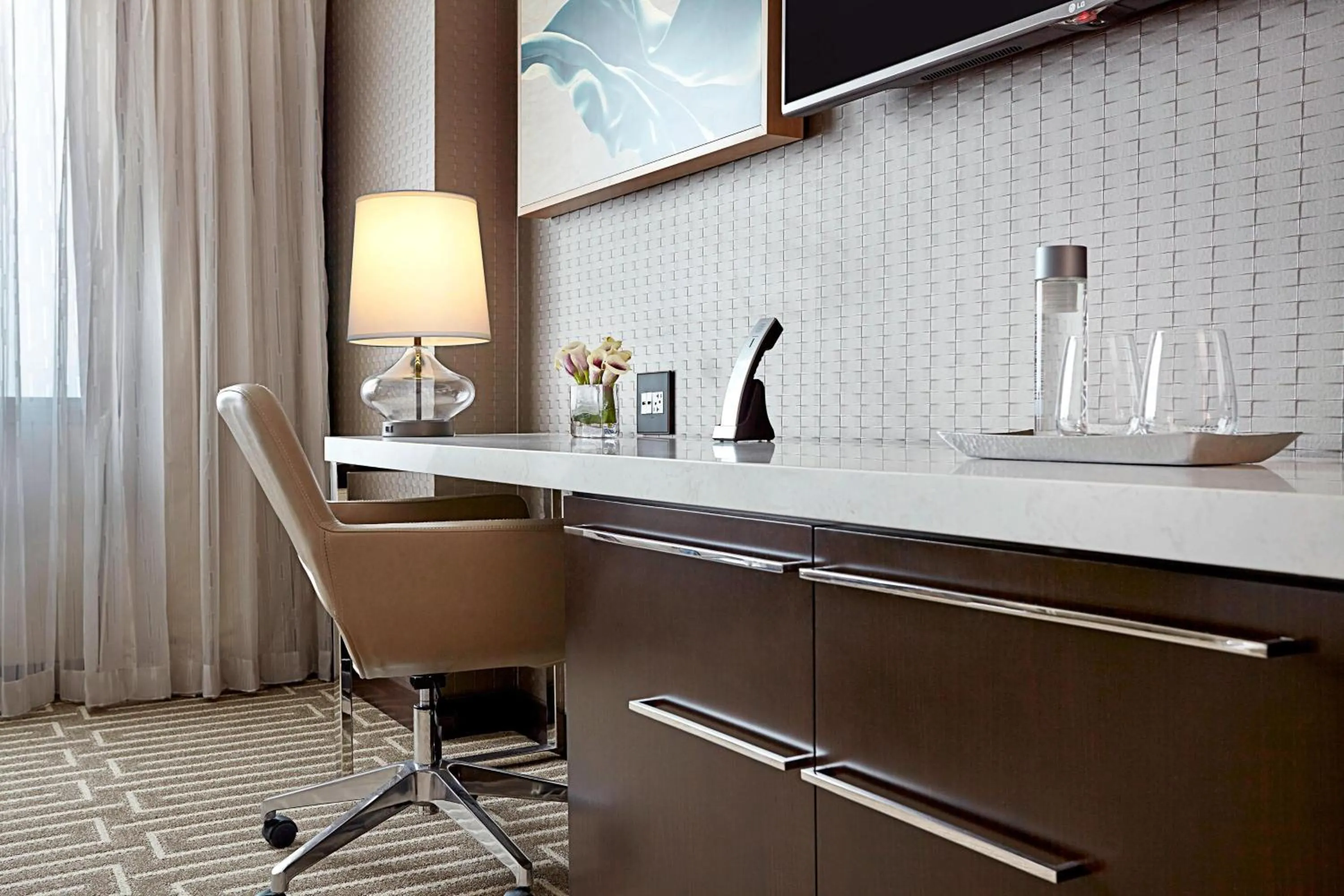 Bedroom in JW Marriott Minneapolis Mall of America