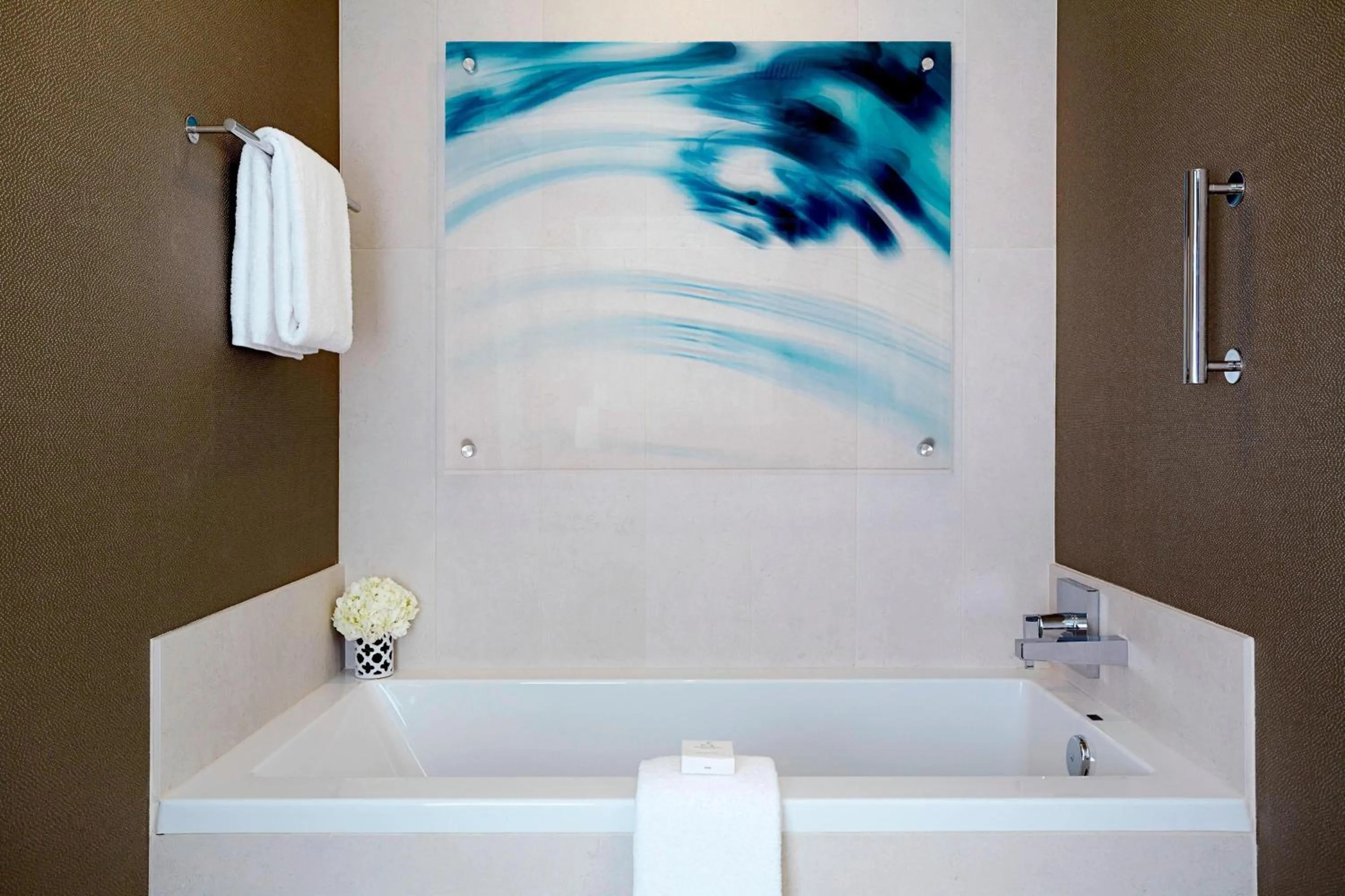 Bathroom in JW Marriott Minneapolis Mall of America