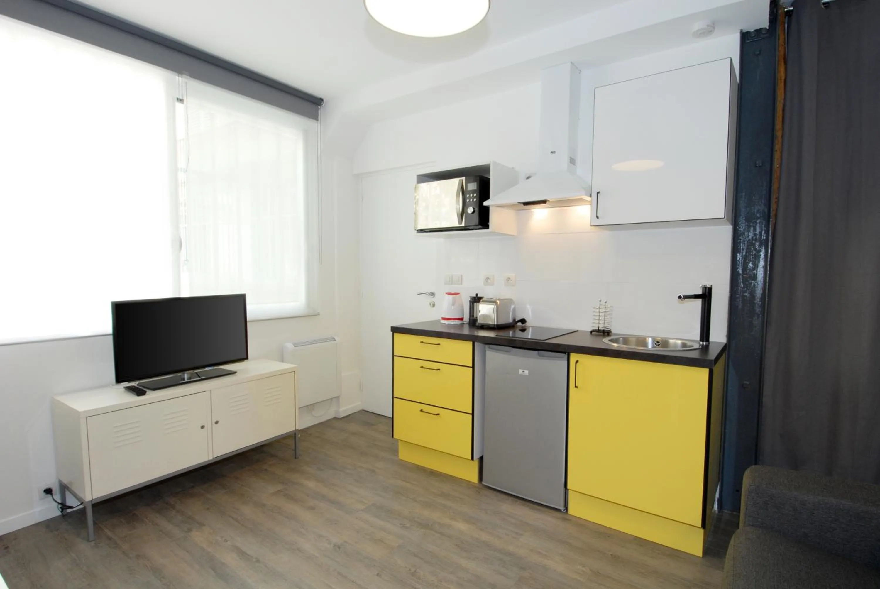 TV and multimedia in Transparent Marais