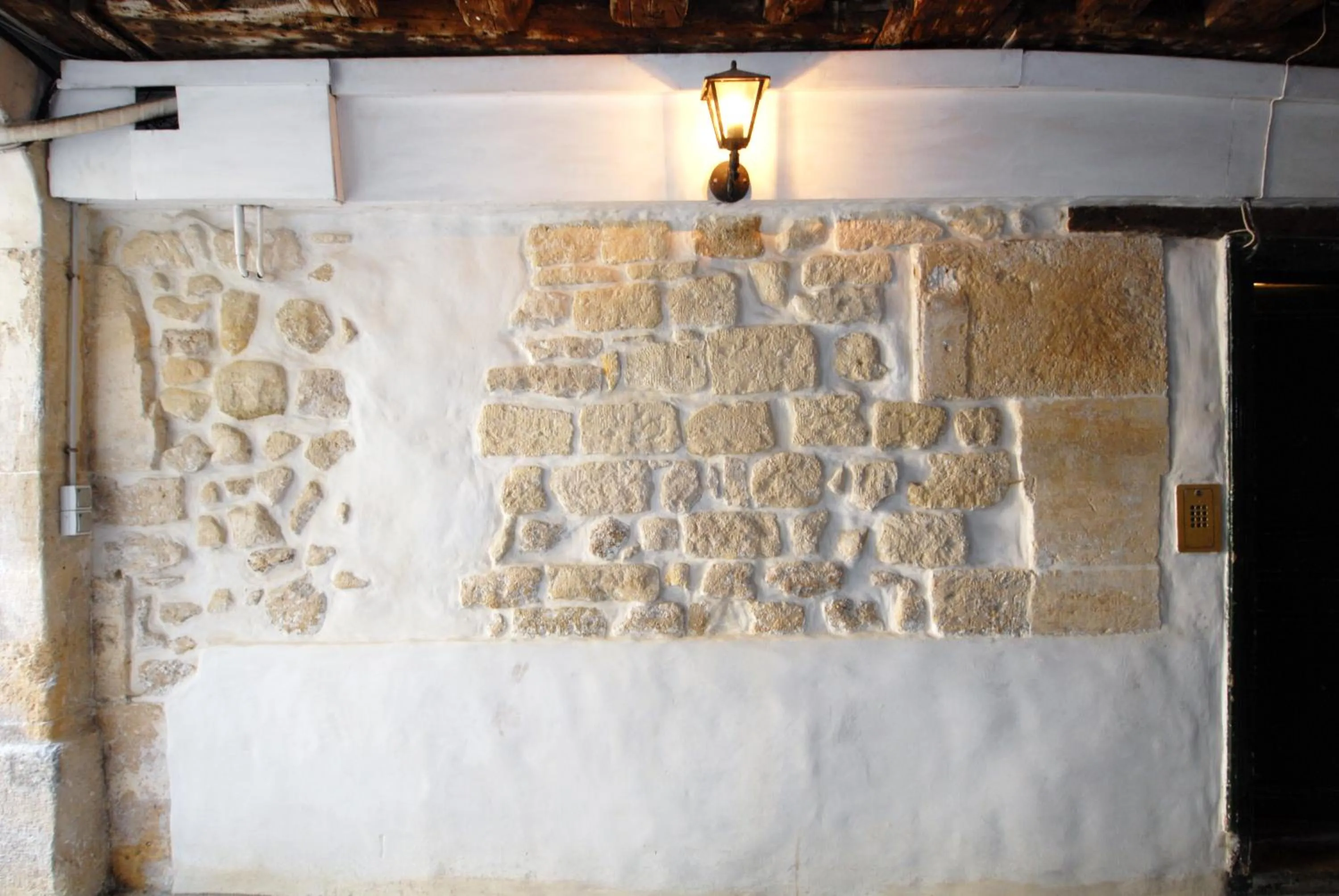 Decorative detail in Transparent Marais