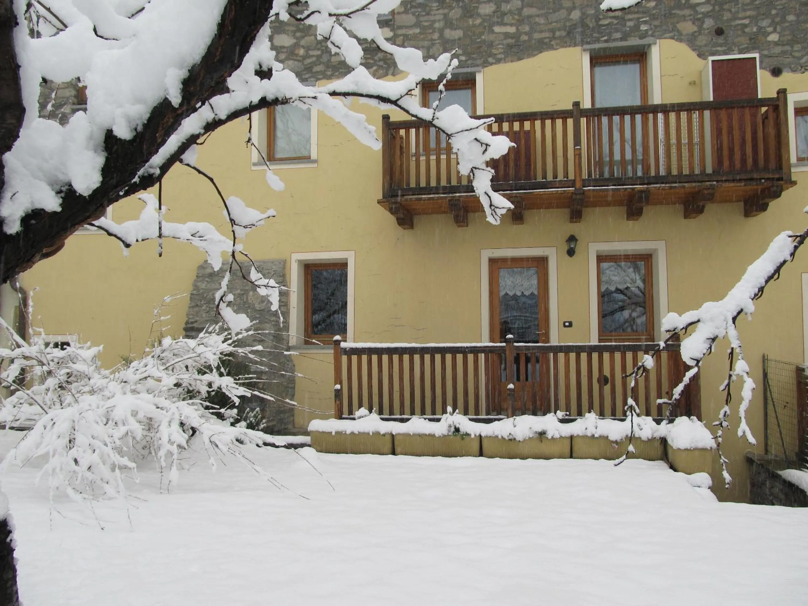 Facade/entrance in Casa Seez