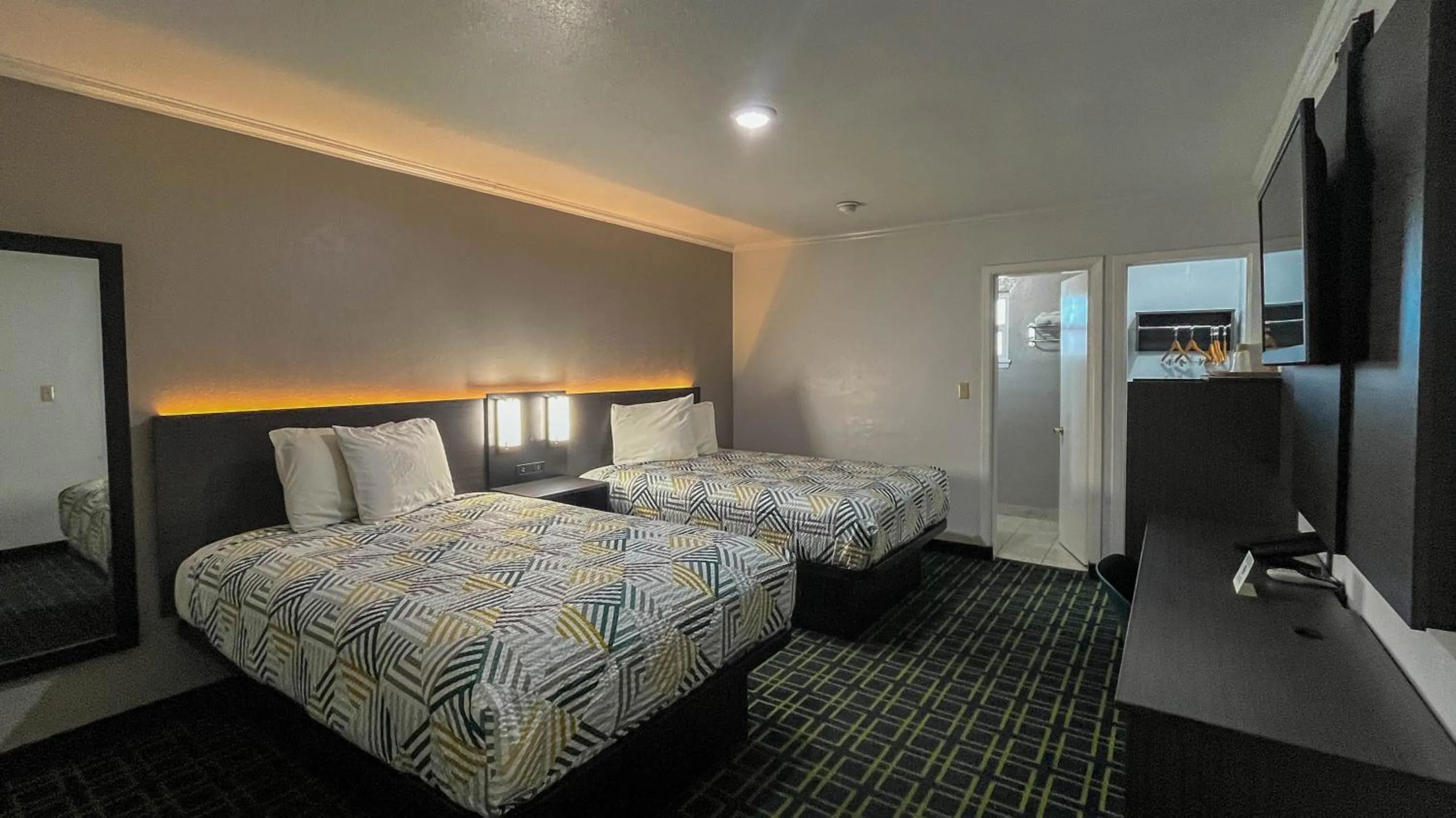 Bed in Motel 6 - Lamesa, TX