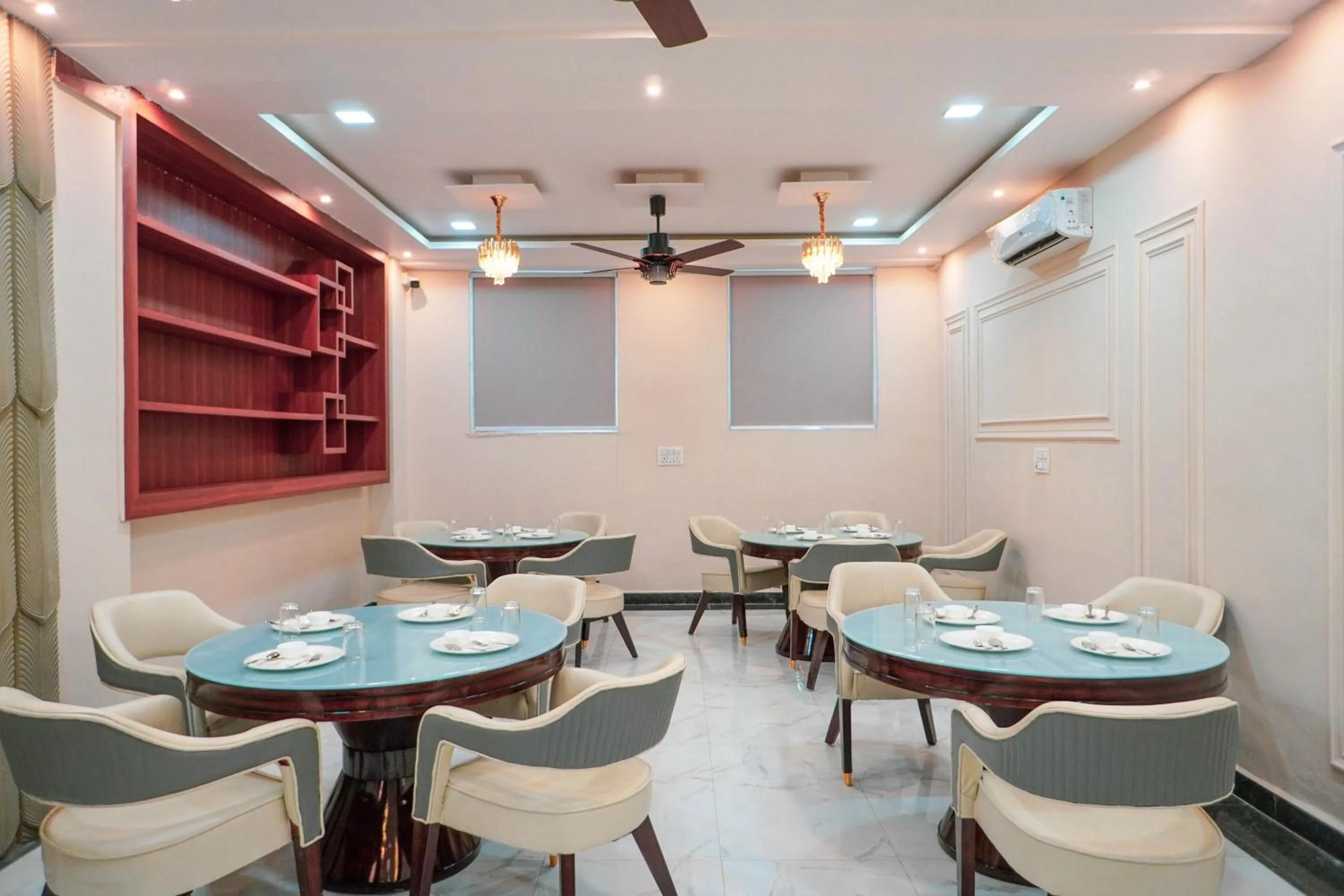 Hotel Relax Suites FNG Expresway 63 Noida