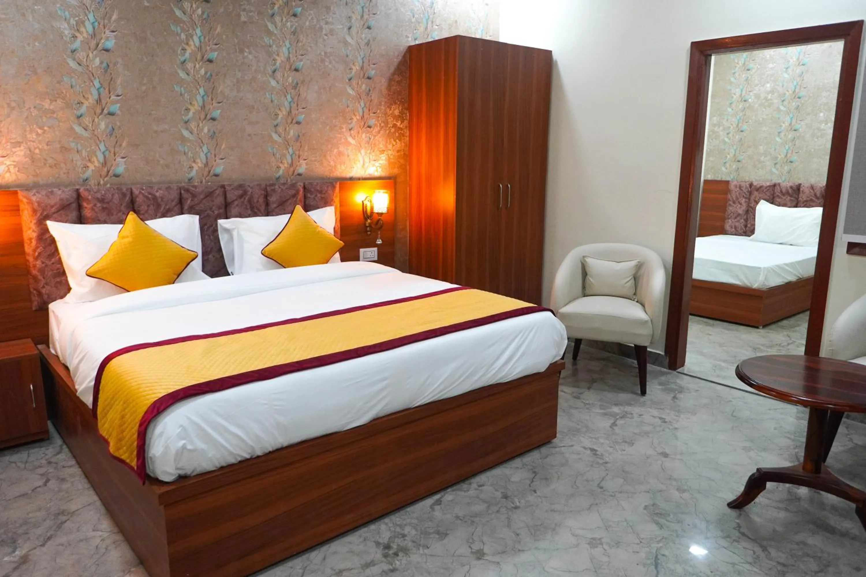 Bed in Hotel Relax Suites FNG Expresway 63 Noida