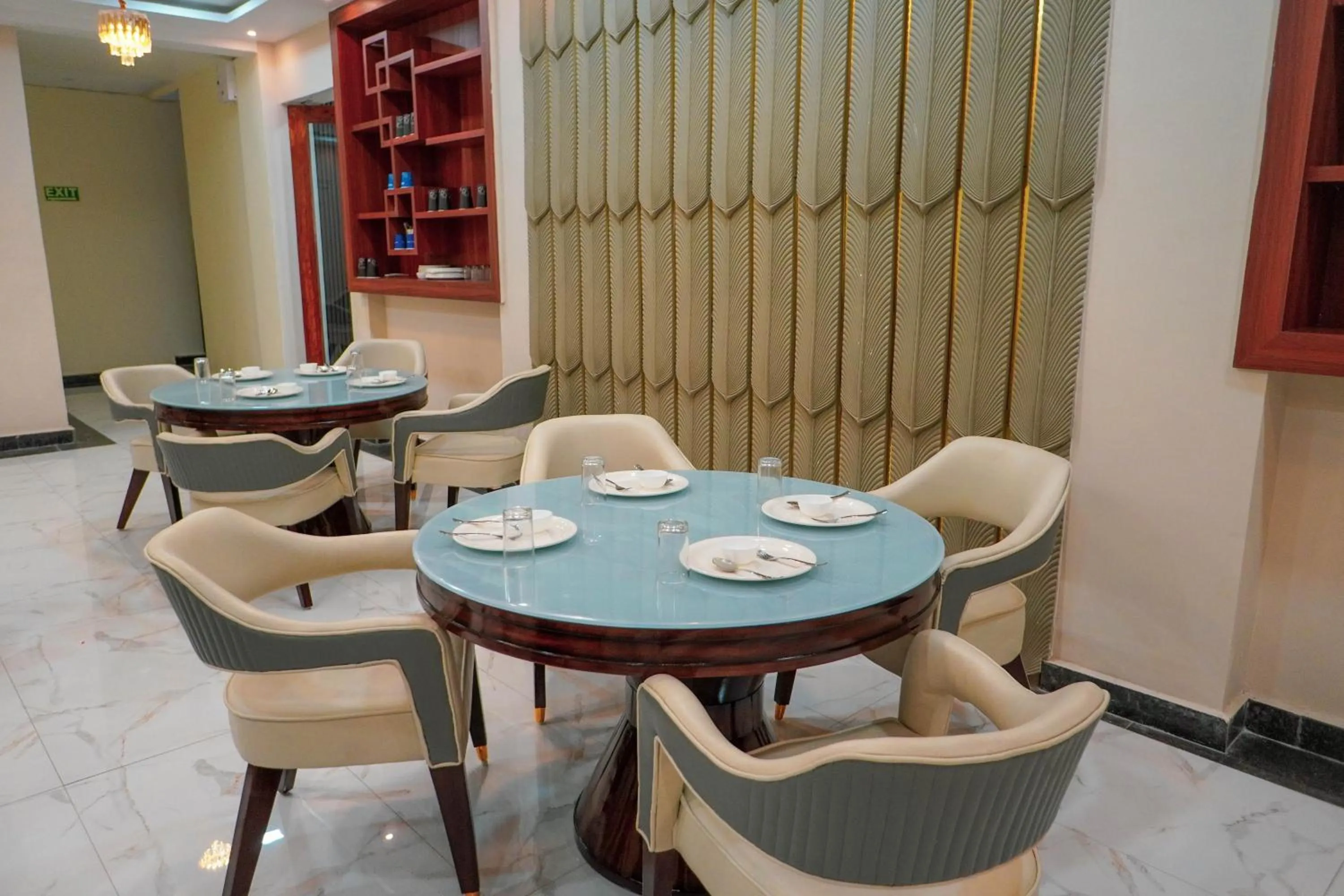 Restaurant/places to eat in Hotel Relax Suites FNG Expresway 63 Noida