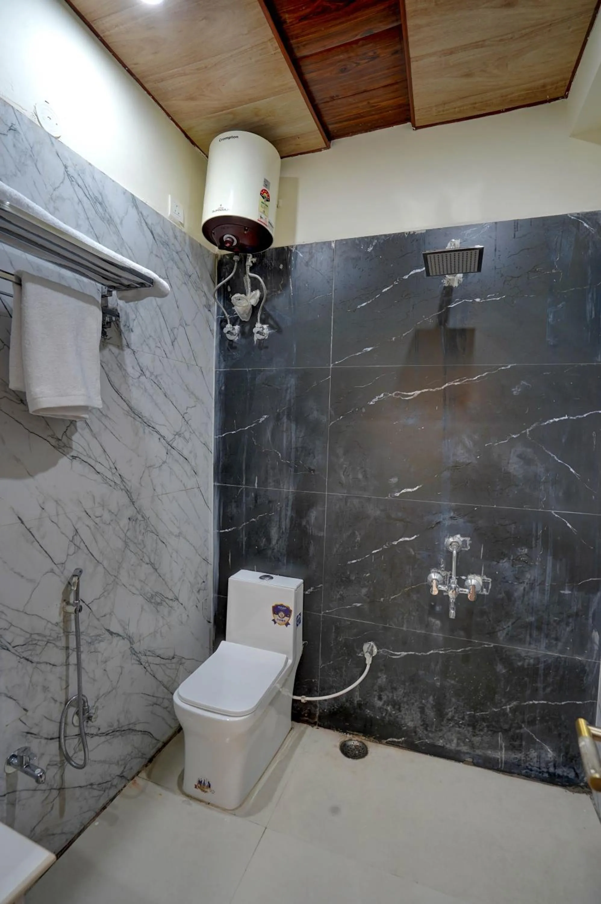 Hotel Relax Suites FNG Expresway 63 Noida