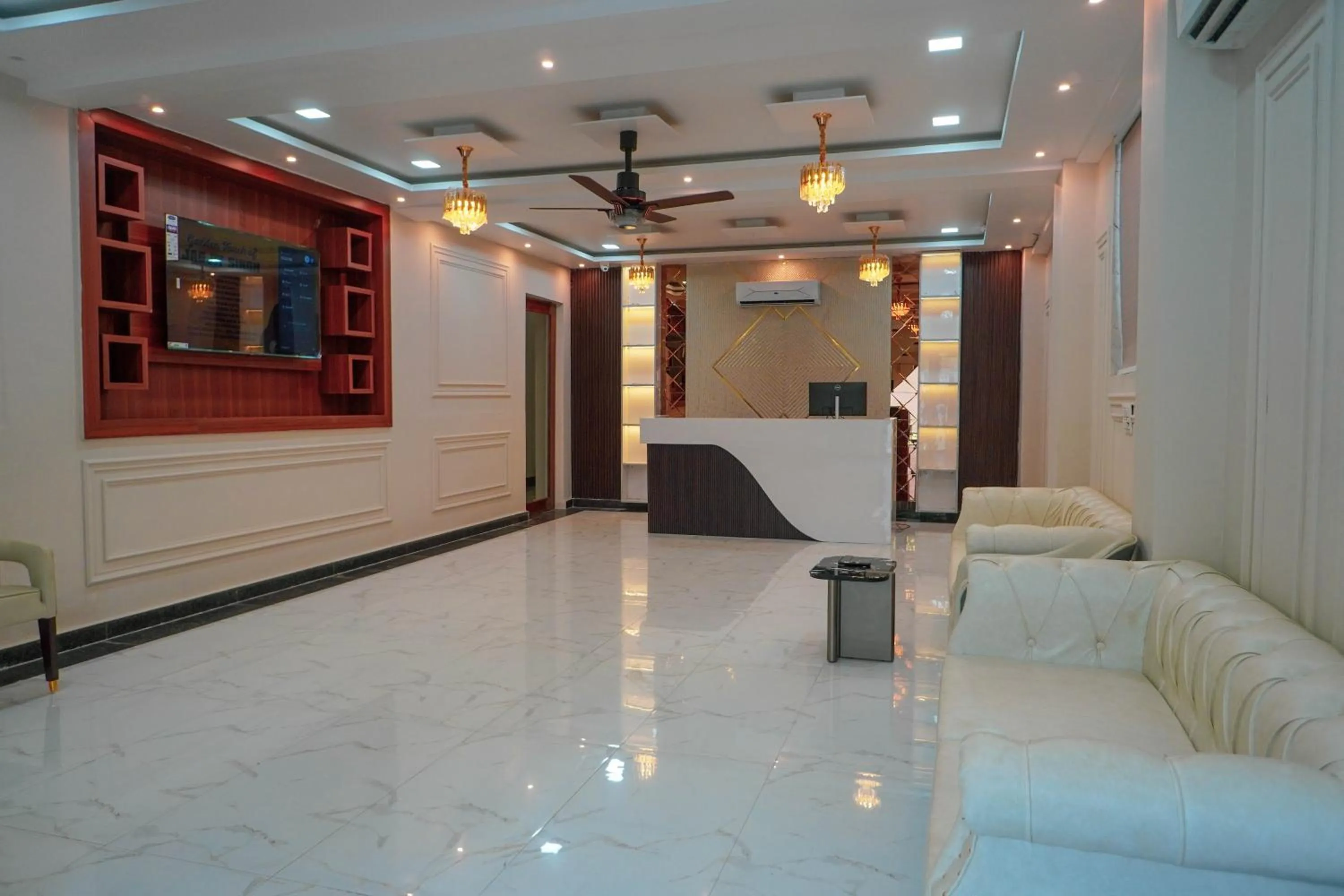 Lobby or reception in Hotel Relax Suites FNG Expresway 63 Noida