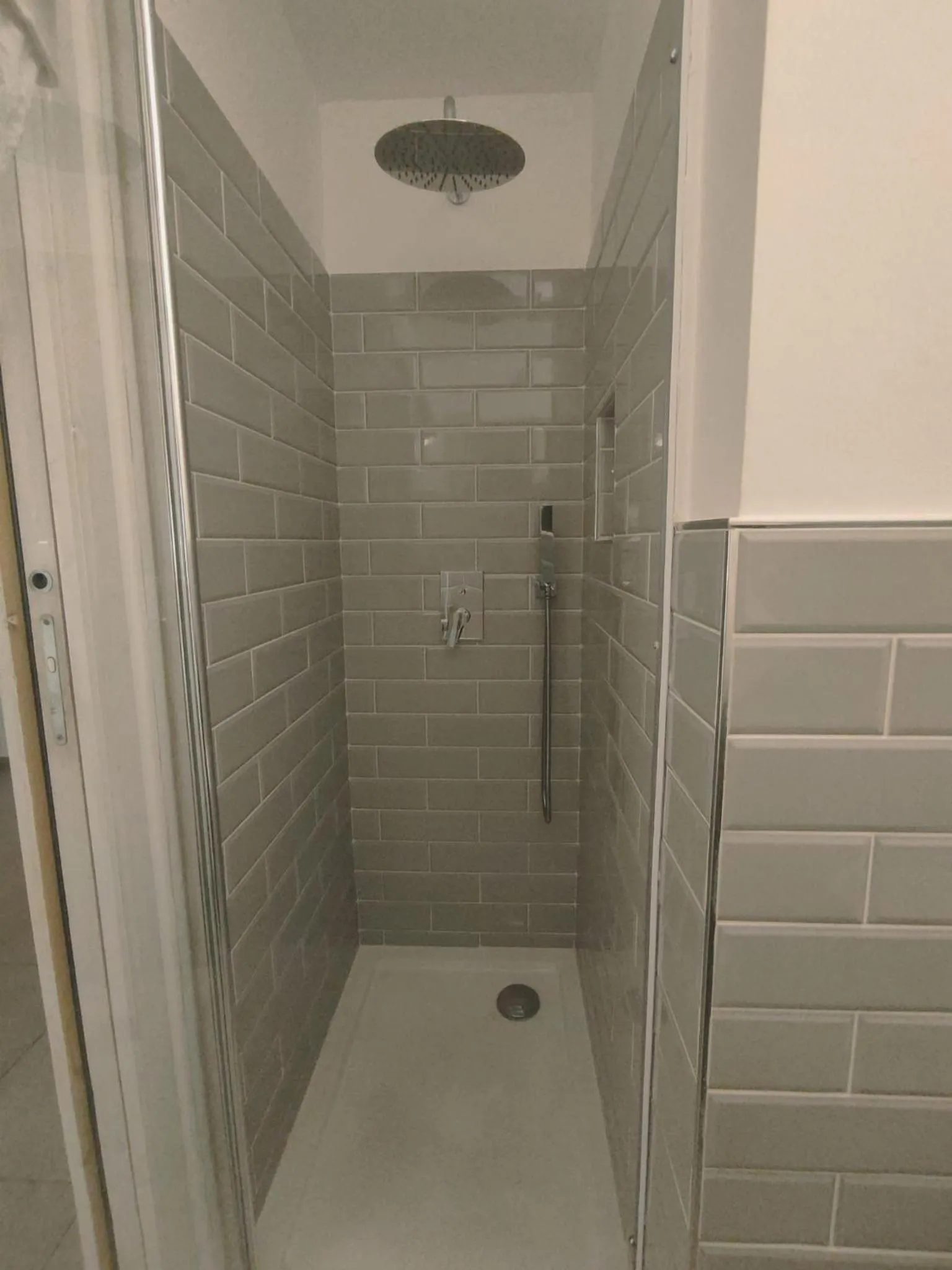 Shower in B&B Cala Peppa