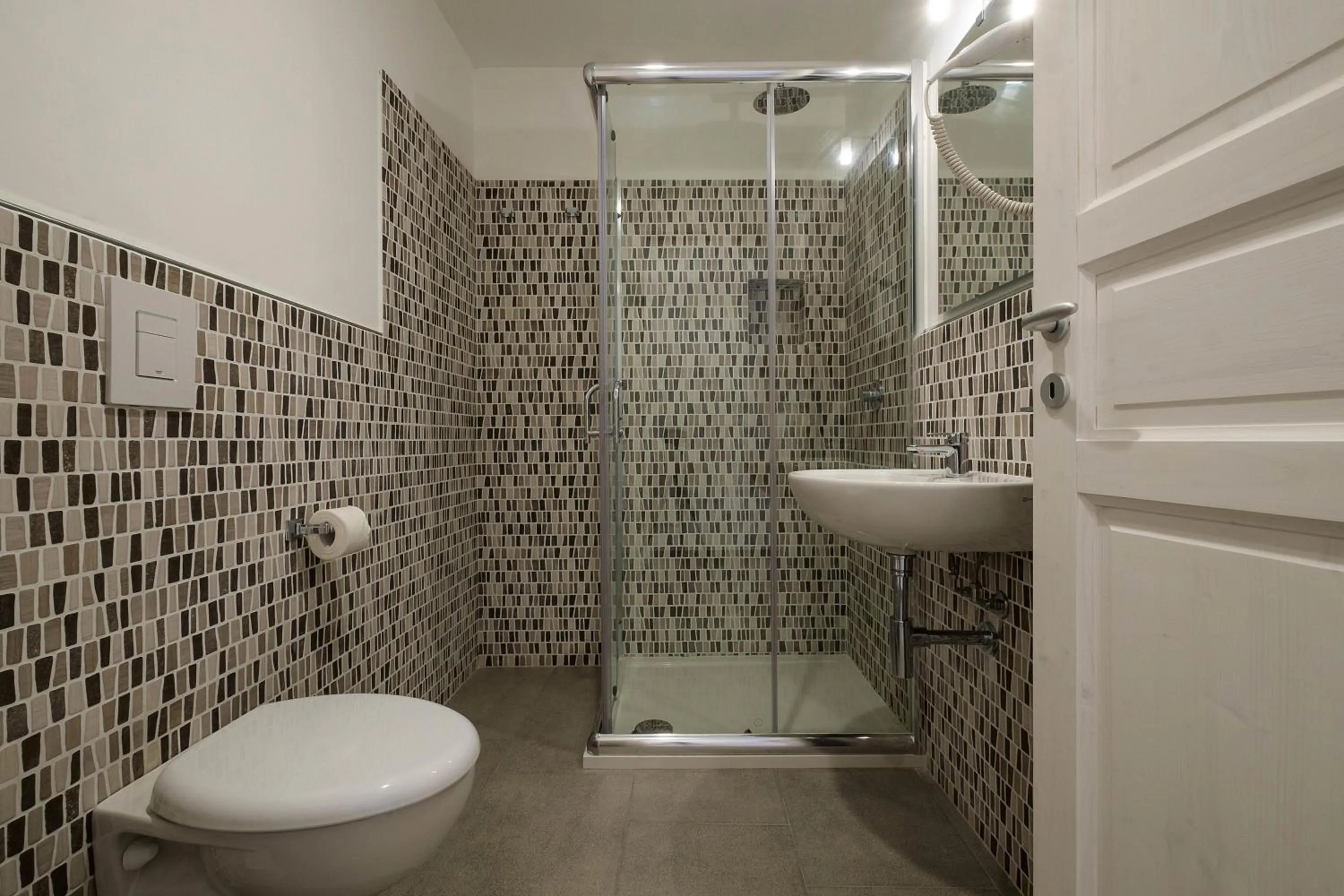 Shower in B&B Cala Peppa