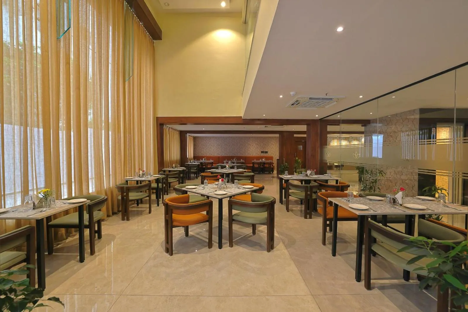 Restaurant/places to eat in Hotel Grand Continent Premiere, Banjara Hills, Hyderabad