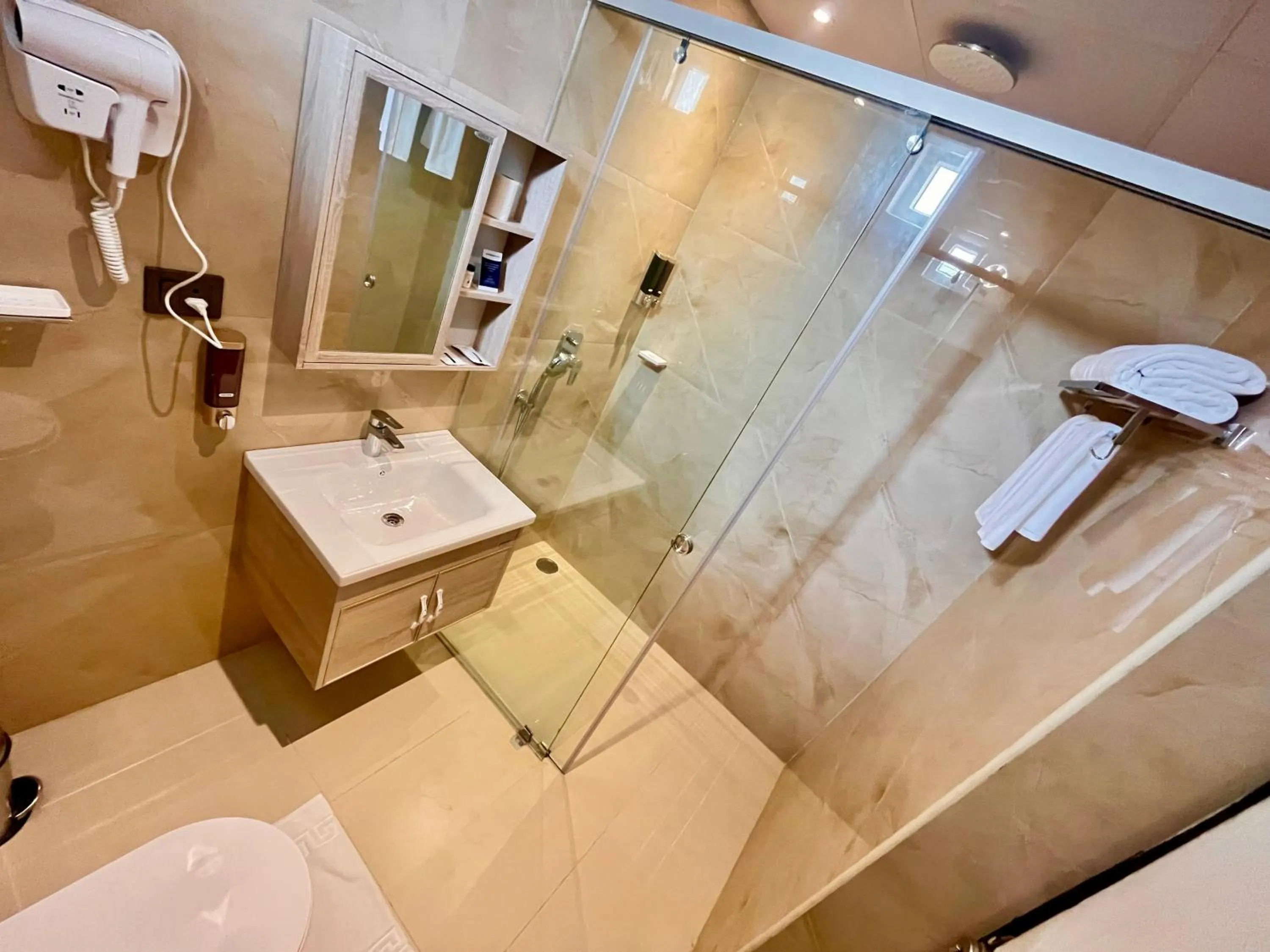 Hotel Grand Continent Premiere, Banjara Hills, Hyderabad