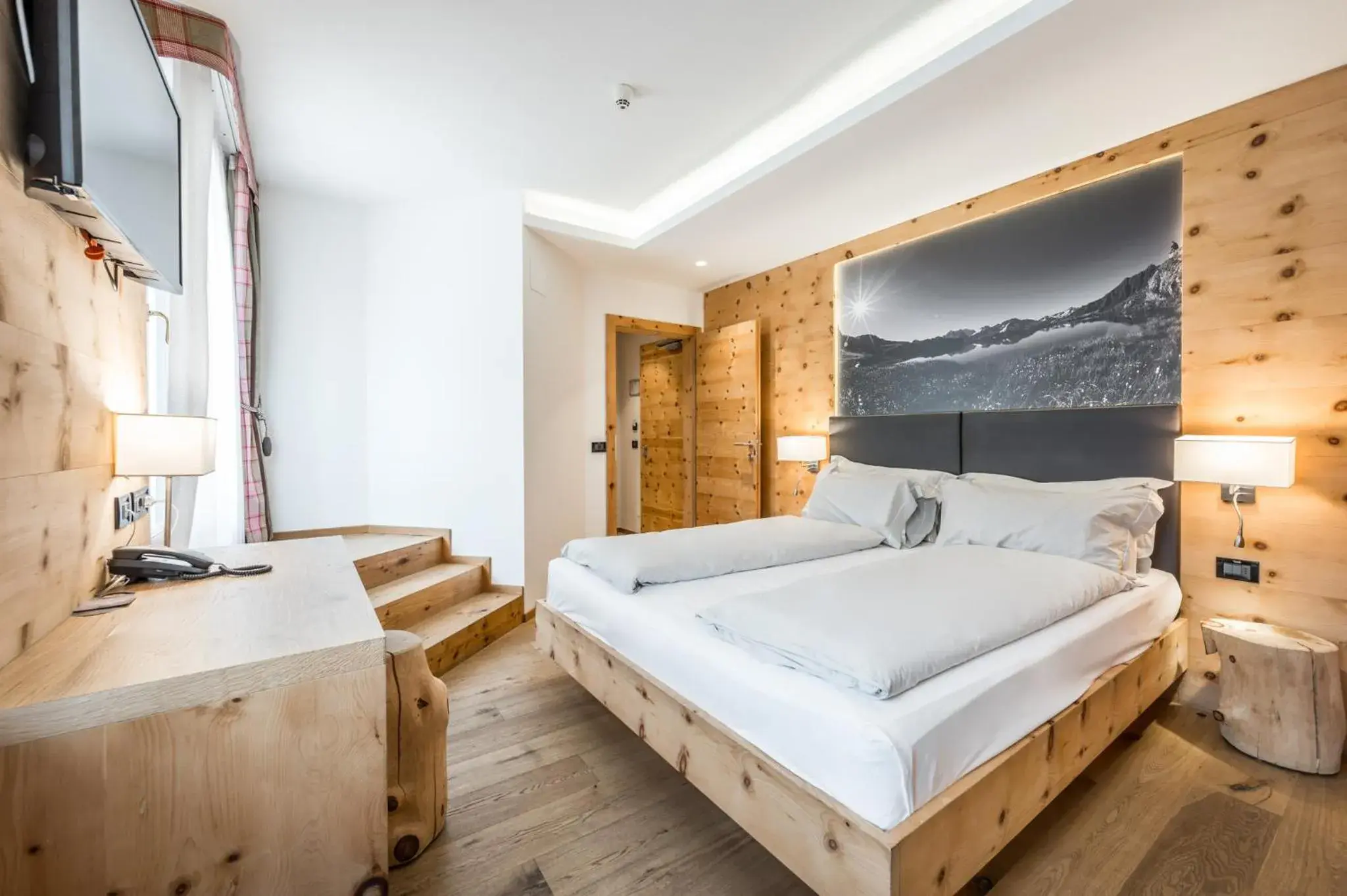 Deluxe Suite with Spa Bath in Hotel Ravelli Luxury Spa Deluxe Suite with Spa Bath in Hotel Ravelli Luxury Spa