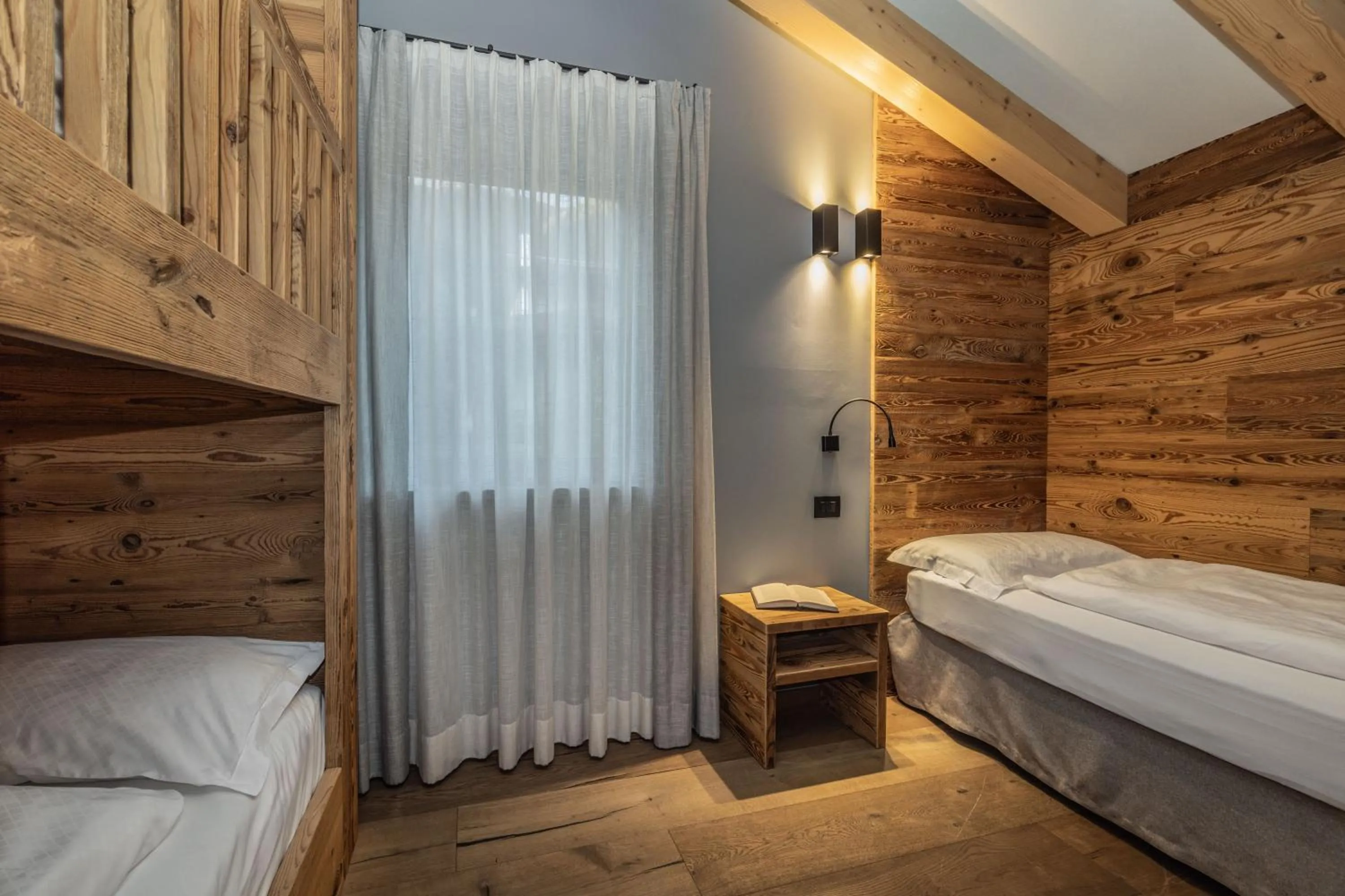 Bed in Hotel Ravelli Luxury Spa