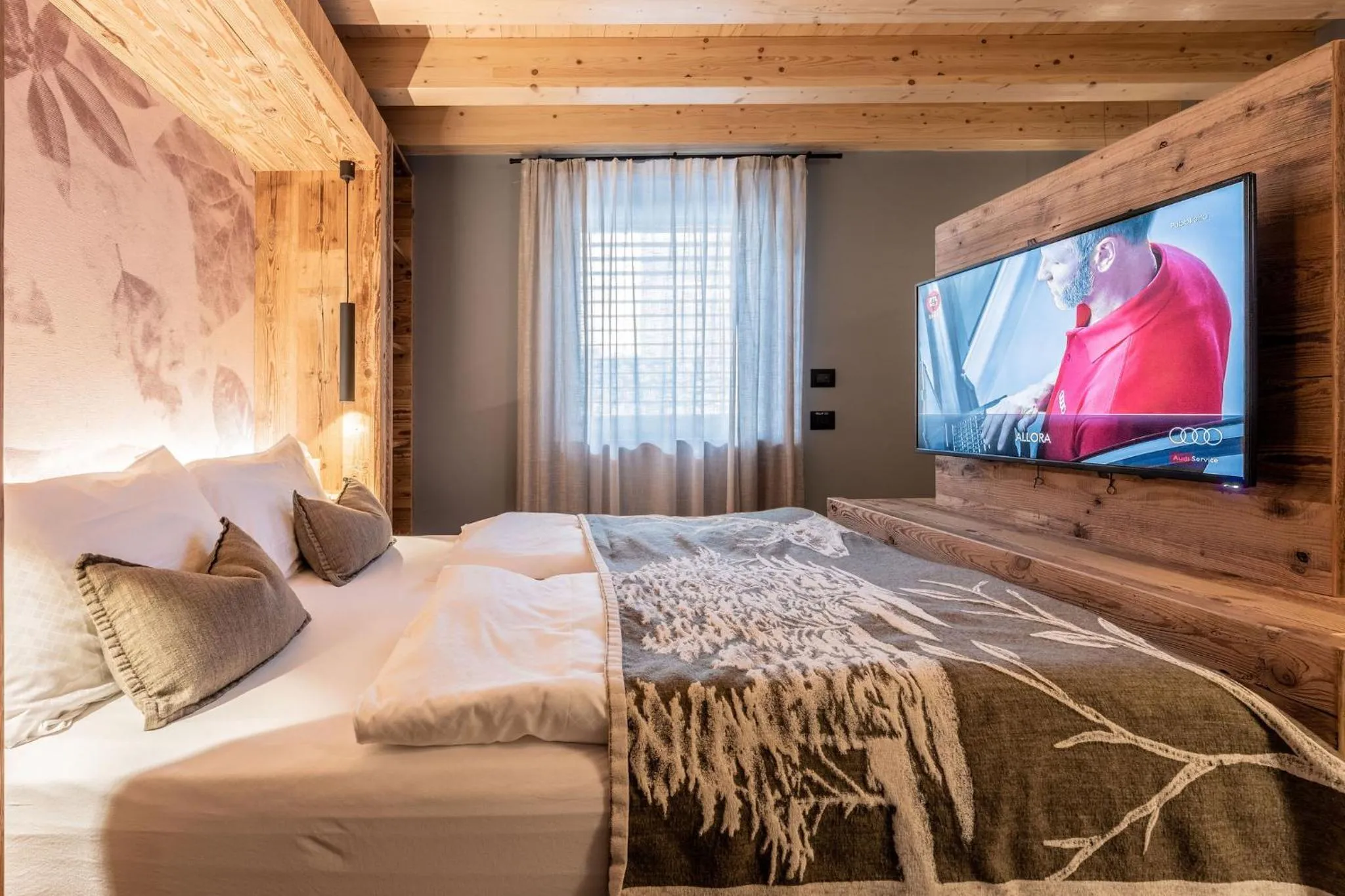 Bed in Hotel Ravelli Luxury Spa