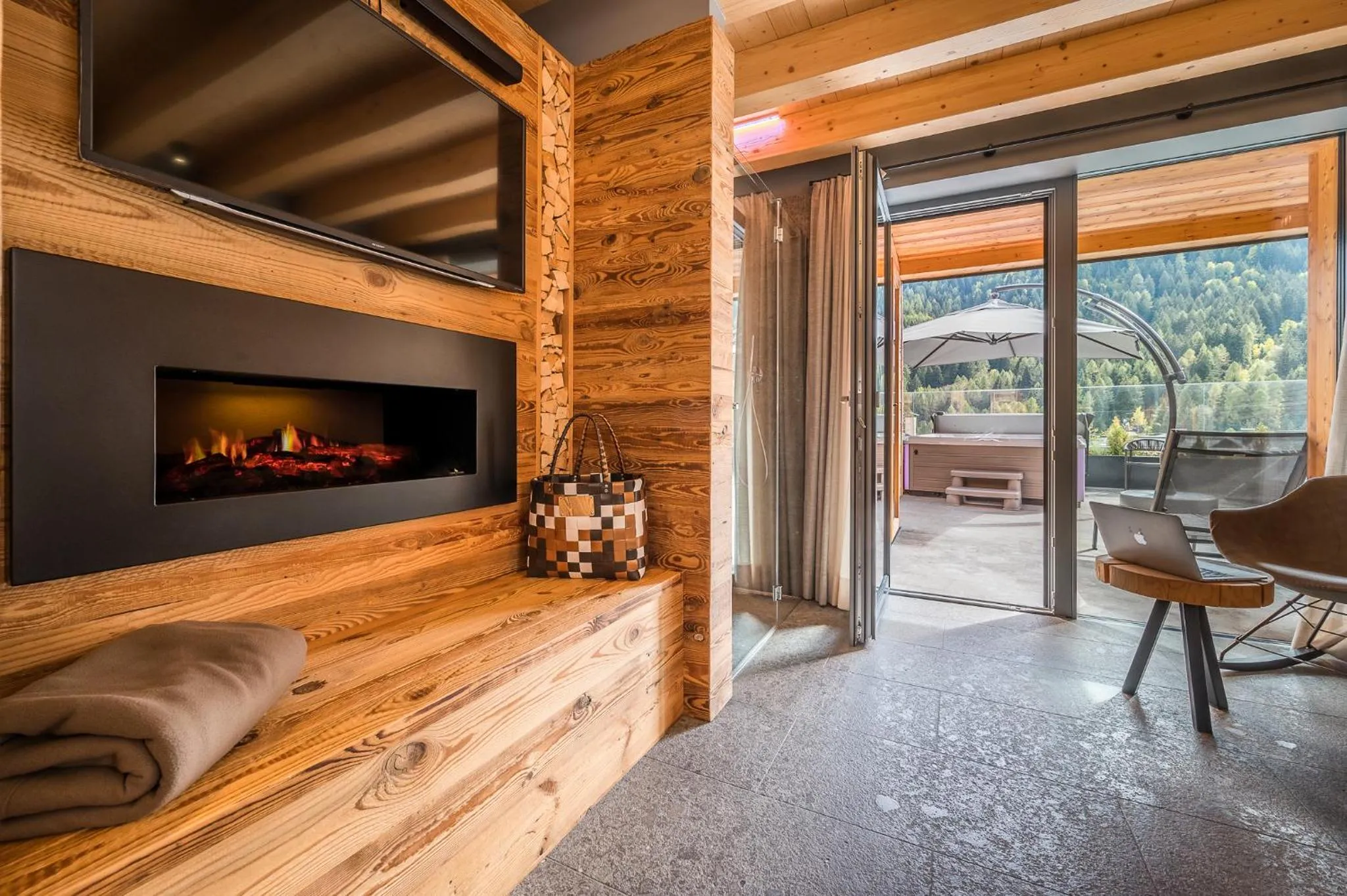 Decorative detail in Hotel Ravelli Luxury Spa