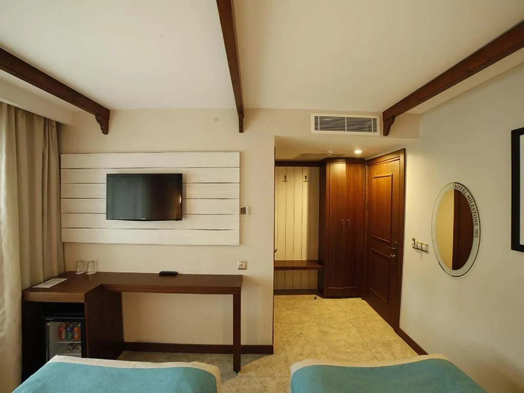 Bed in Hotel Milestone1915