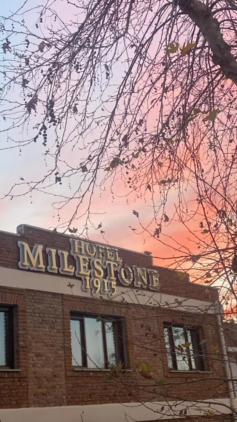 Hotel Milestone1915