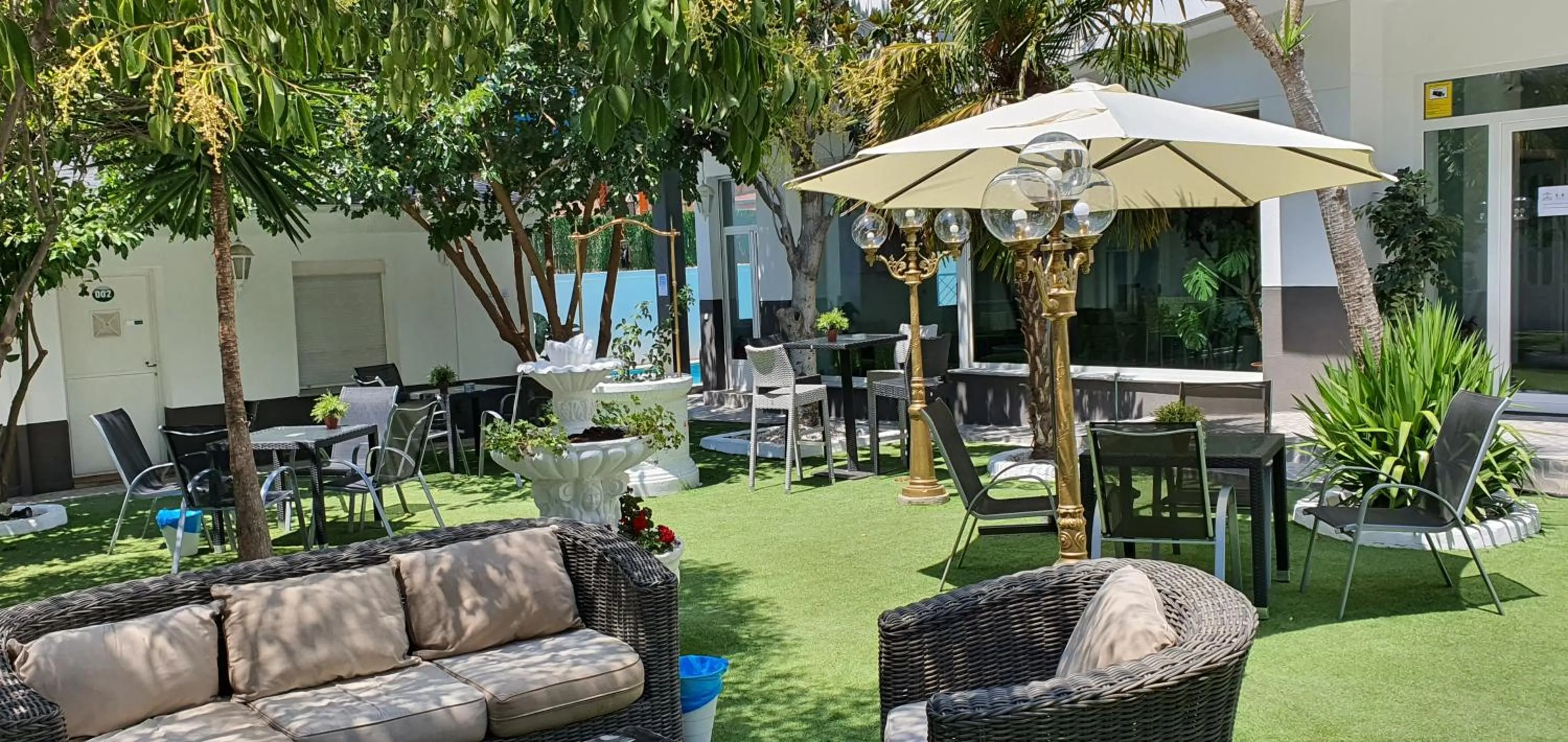 Patio in Hostal Escala Suites