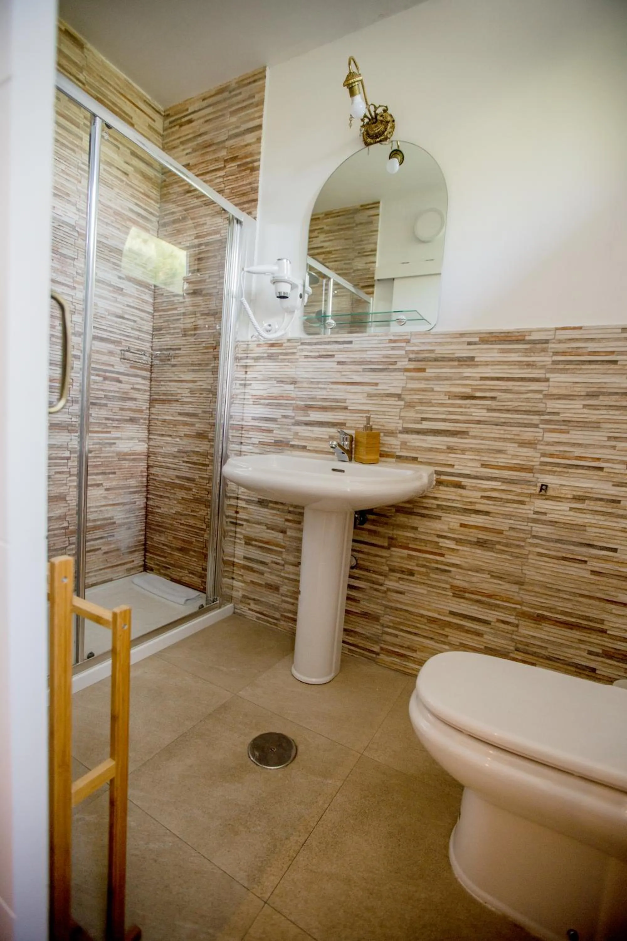 Bathroom in Hostal Escala Suites