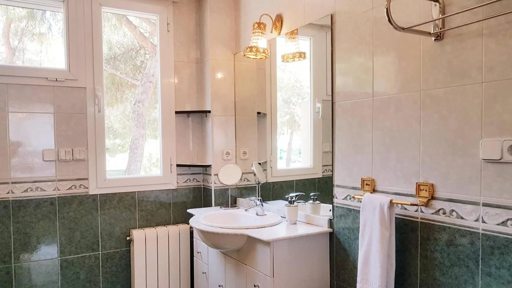 Bathroom in Hostal Escala Suites