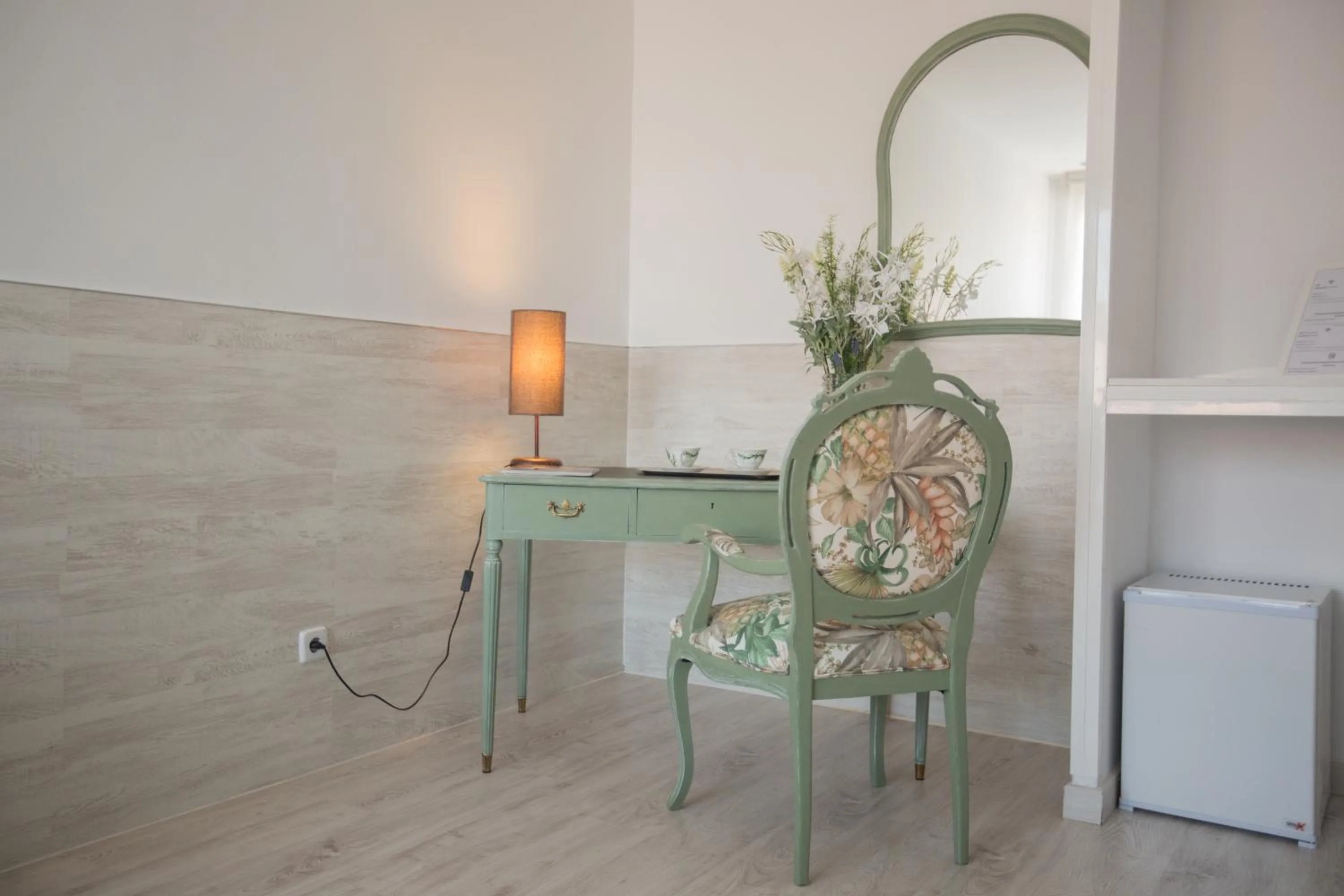 Decorative detail in Hostal Escala Suites