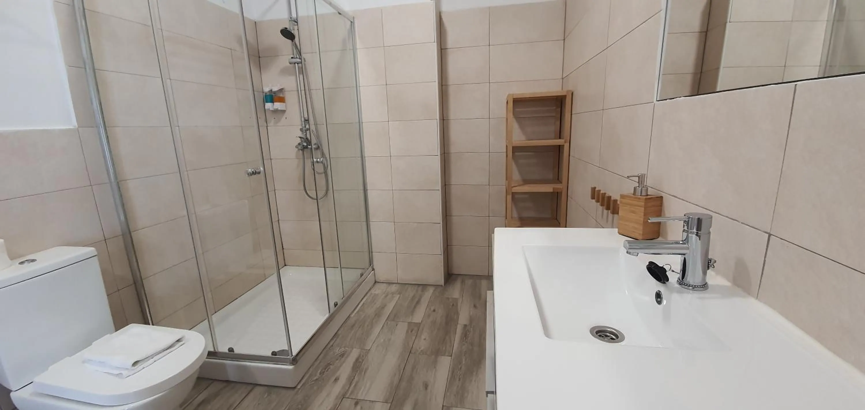 Bathroom in Hostal Escala Suites