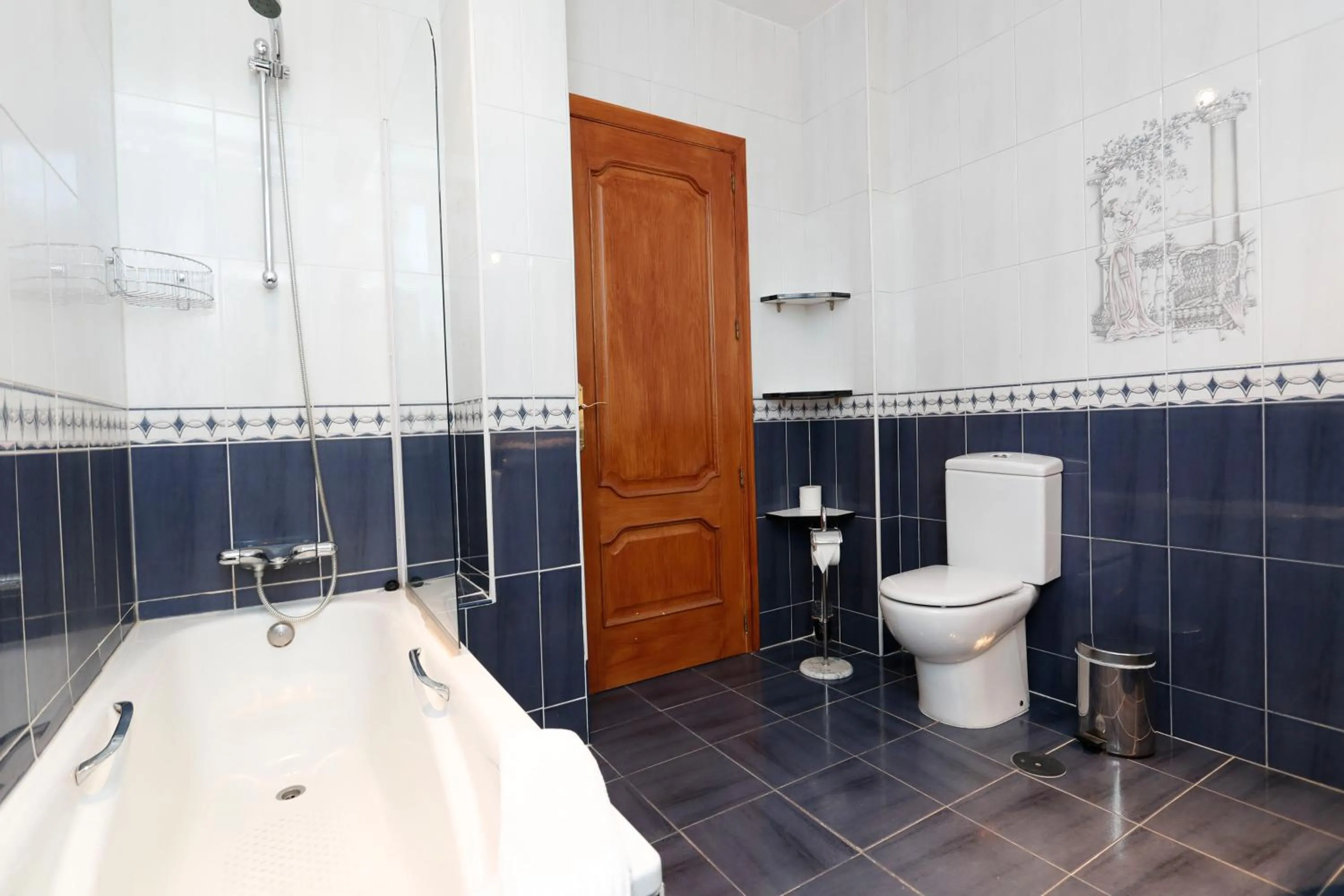 Bathroom in Hostal Escala Suites