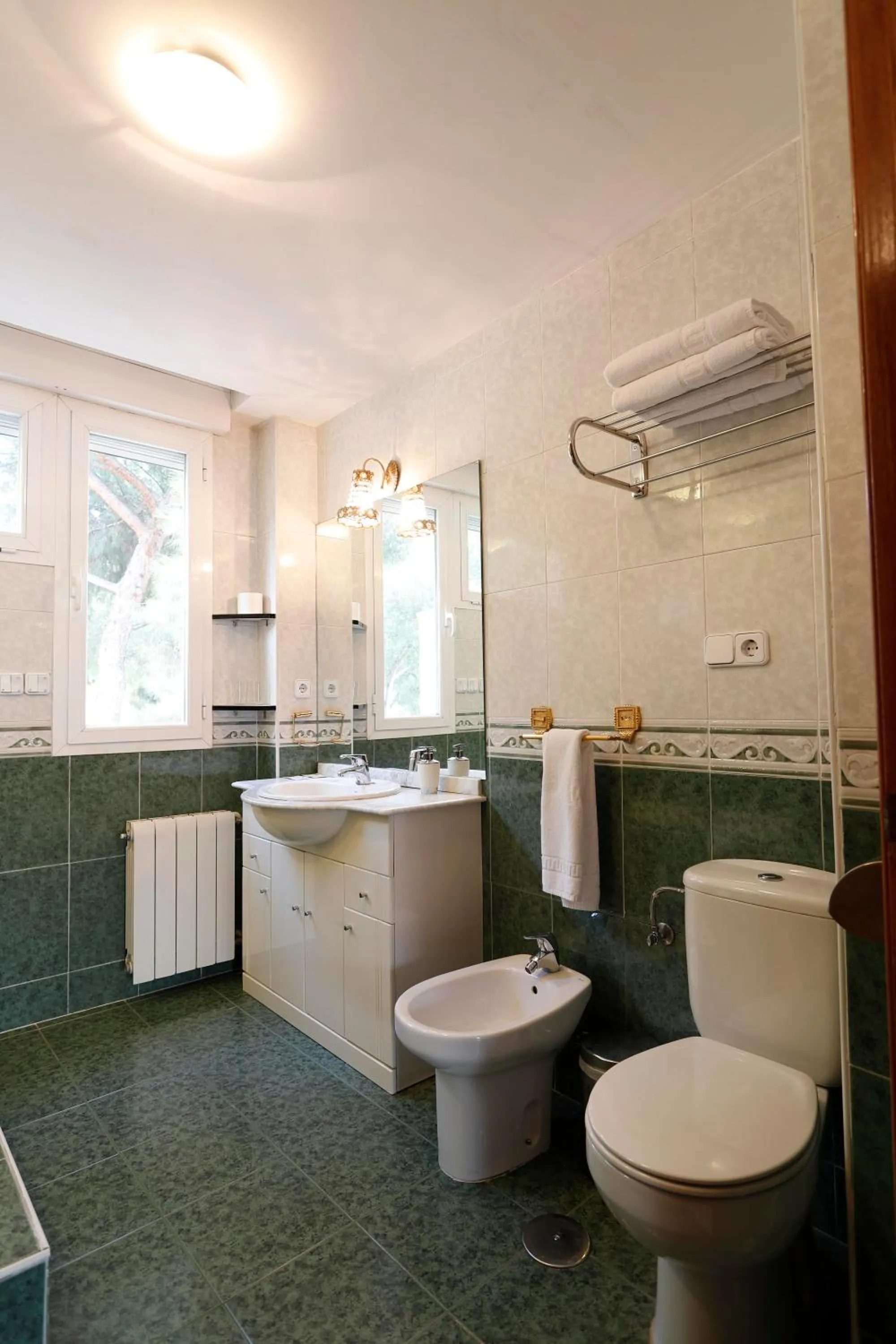 Bathroom in Hostal Escala Suites