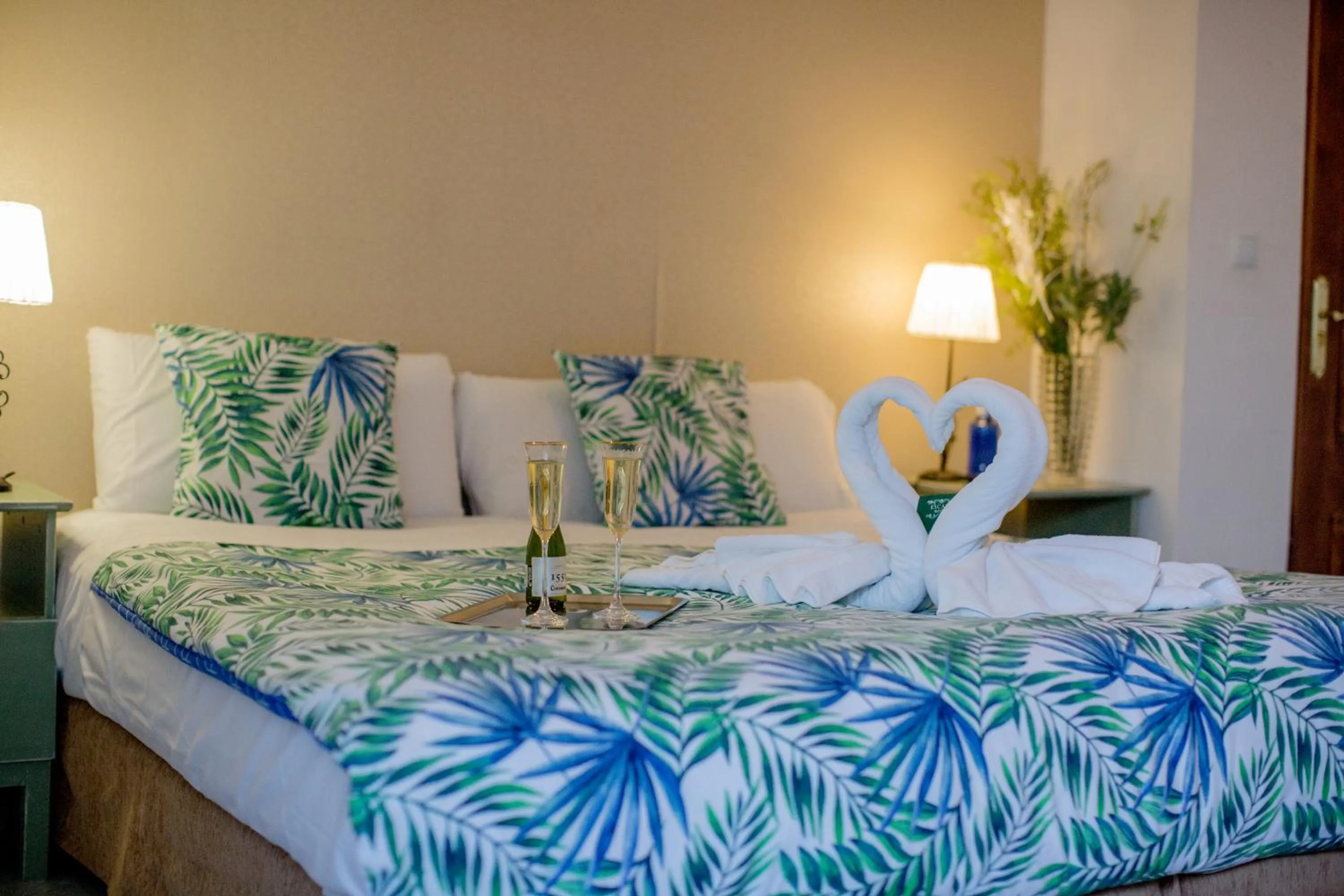 Bed in Hostal Escala Suites