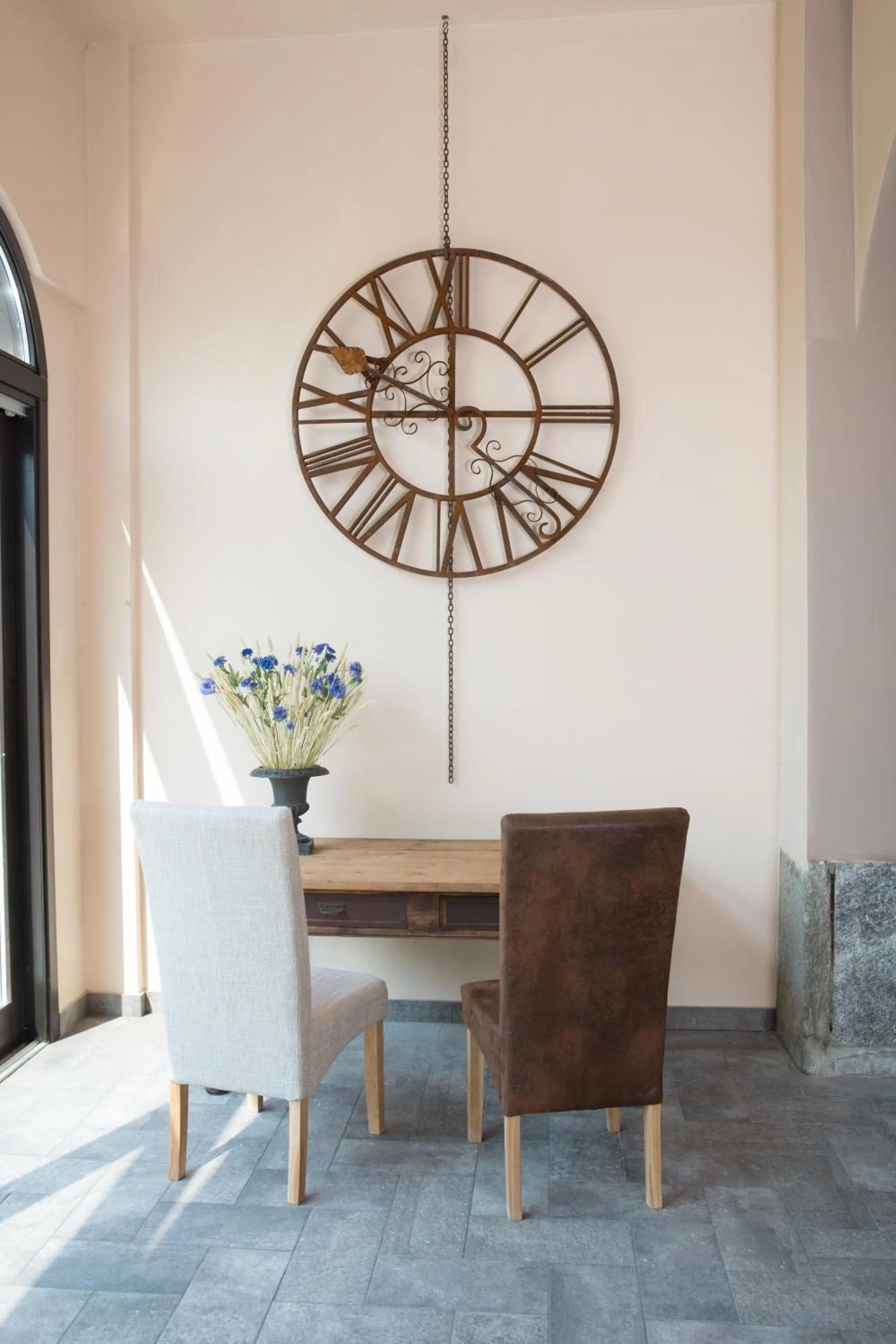 Decorative detail in Equirelais