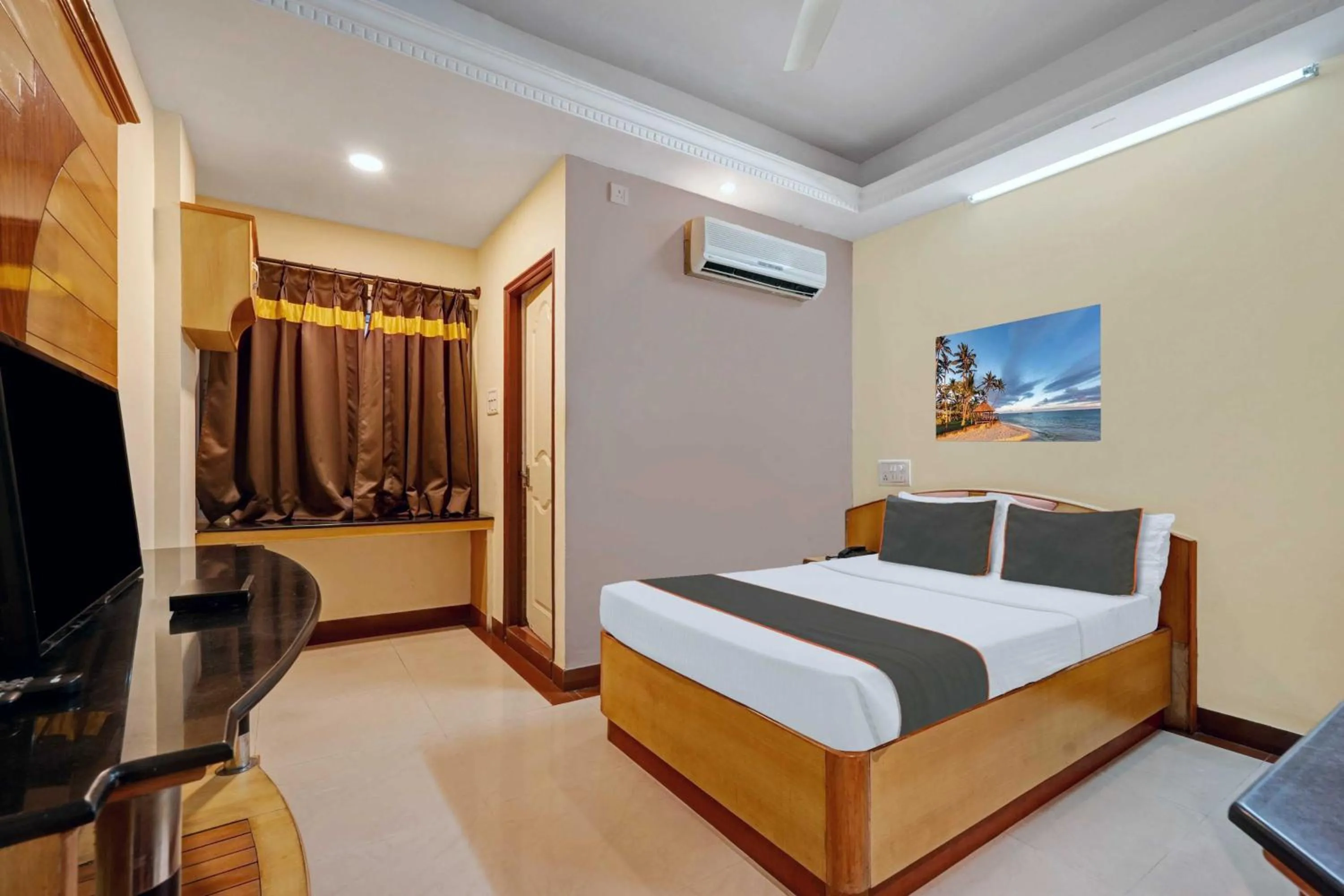 Bedroom, Bed in Hotel O Bangalore Royal Meenakshi Mall